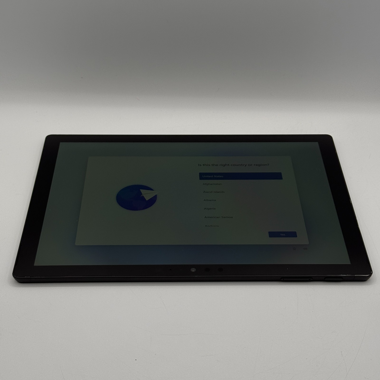 Microsoft Surface Pro 6 1796 i5-8350U 8GB RAM 256GB SSD 12.3″ Win11 Pro Tablet