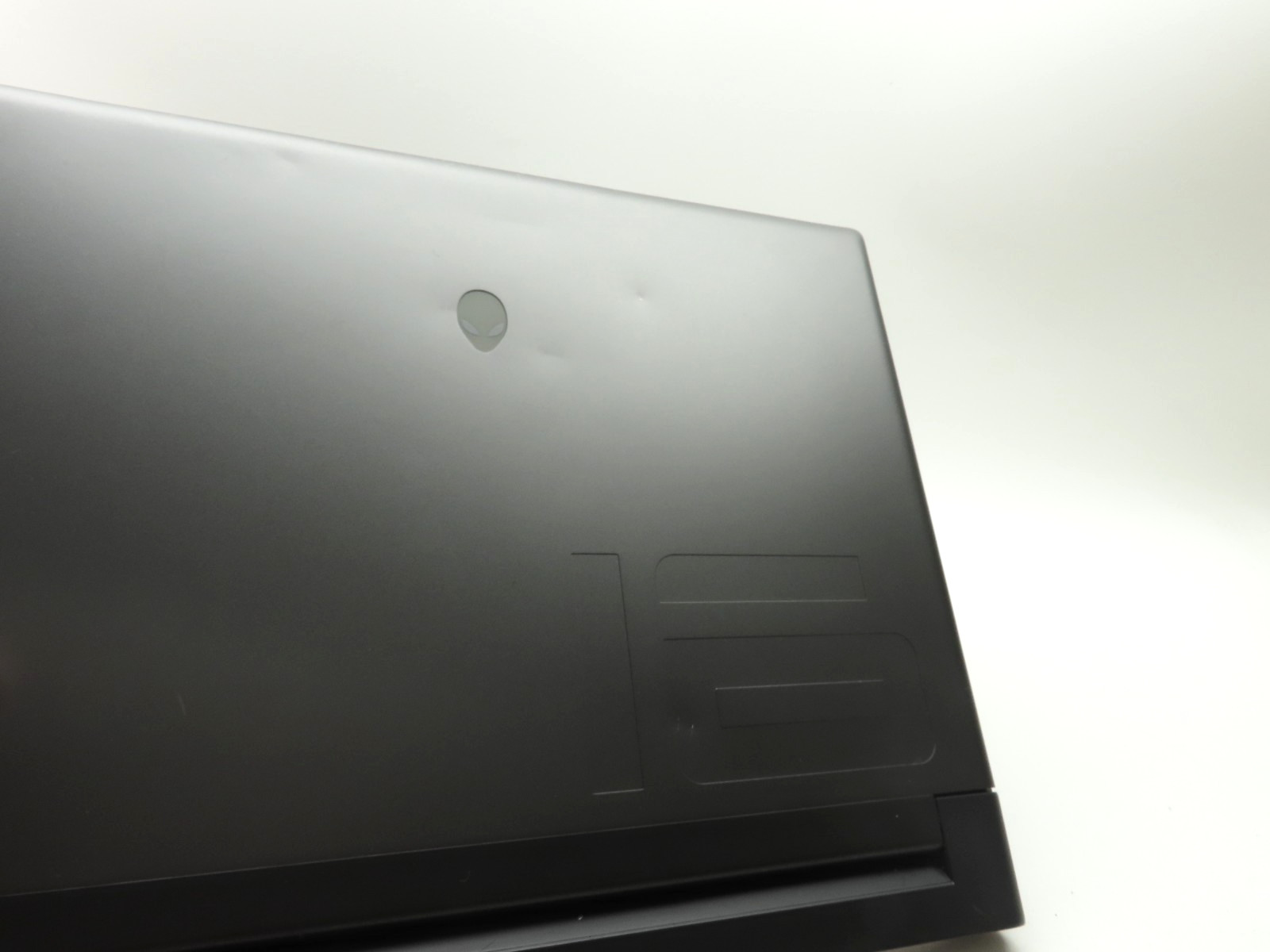 Alienware M16 R1 16″ Intel i7-13700HX 2.1GHz 16GB RAM 1TB SSD RTX 4070