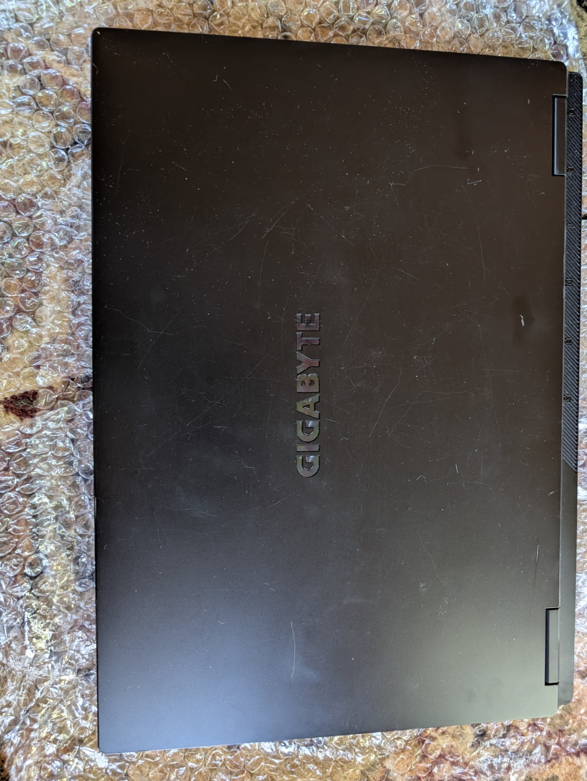 GIGABYTE Gaming A16 16 AMD Ryzen 7 260 16GB 1TB SSD RTX 5060 W11H Laptop
