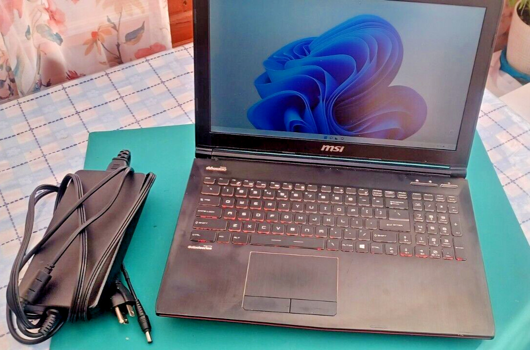 MSI MS-16J2 gaming laptop/ Windows 11 Super Lite/8 GB RAM/500 GB SSD/NEW BATTERY