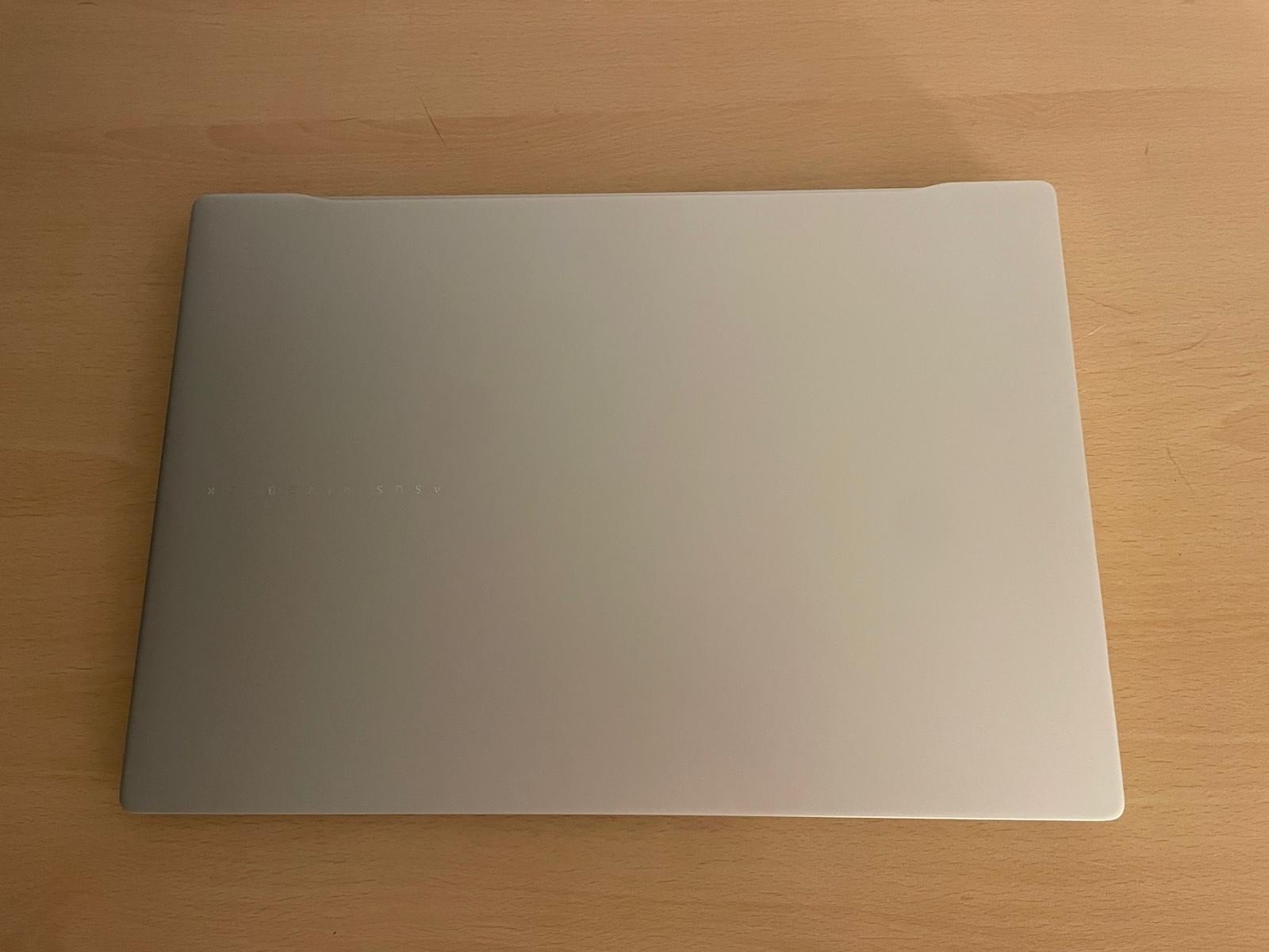 ASUS Vivobook S16 16″ OLED AMD Ryzen AI 9 365 2.0GHz 32GB 1TB SSD W11H Laptop SL