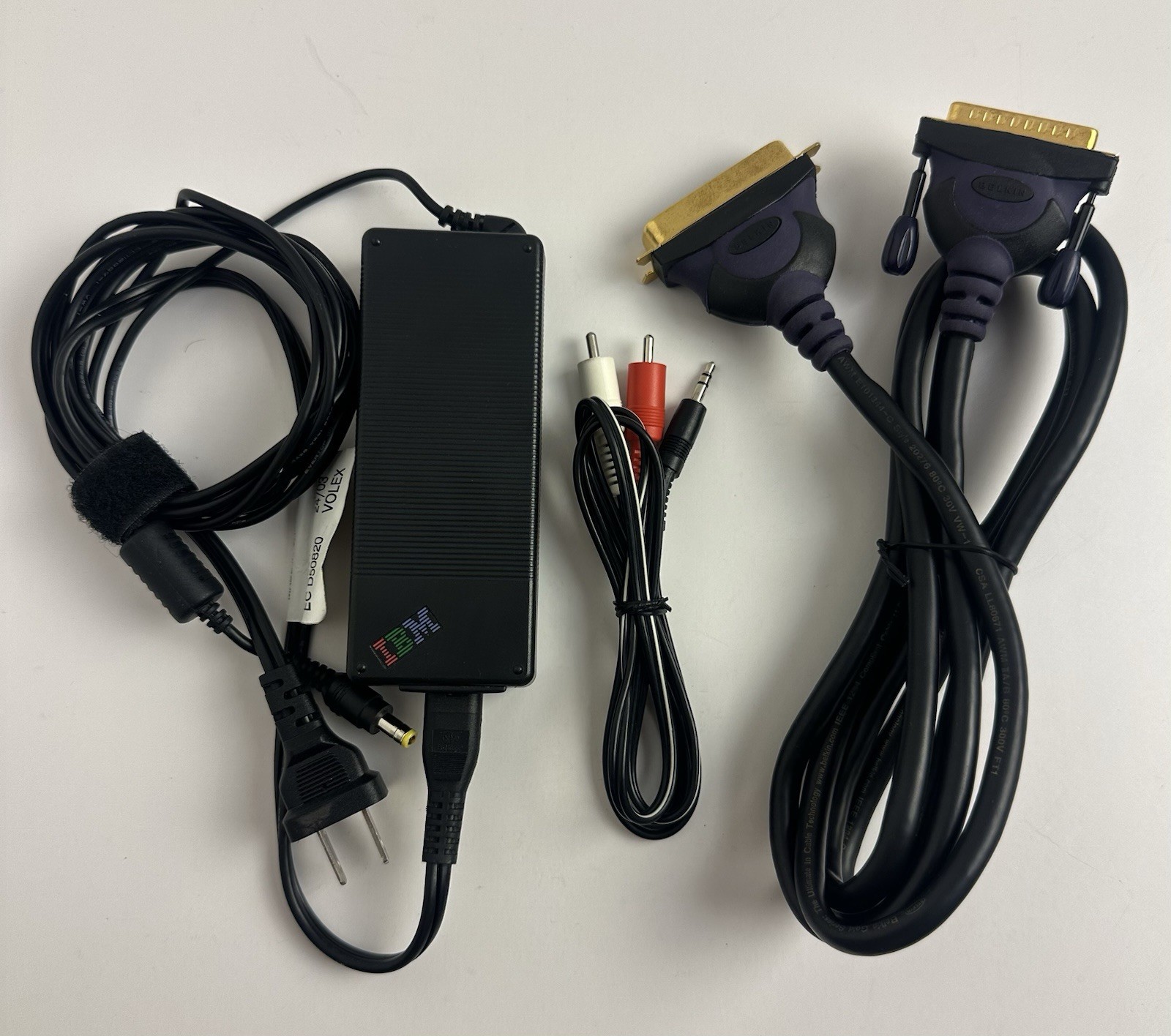 IBM ThinkPad X31 Laptop W/ Power Adapter & Cables ( For Parts ) No Return