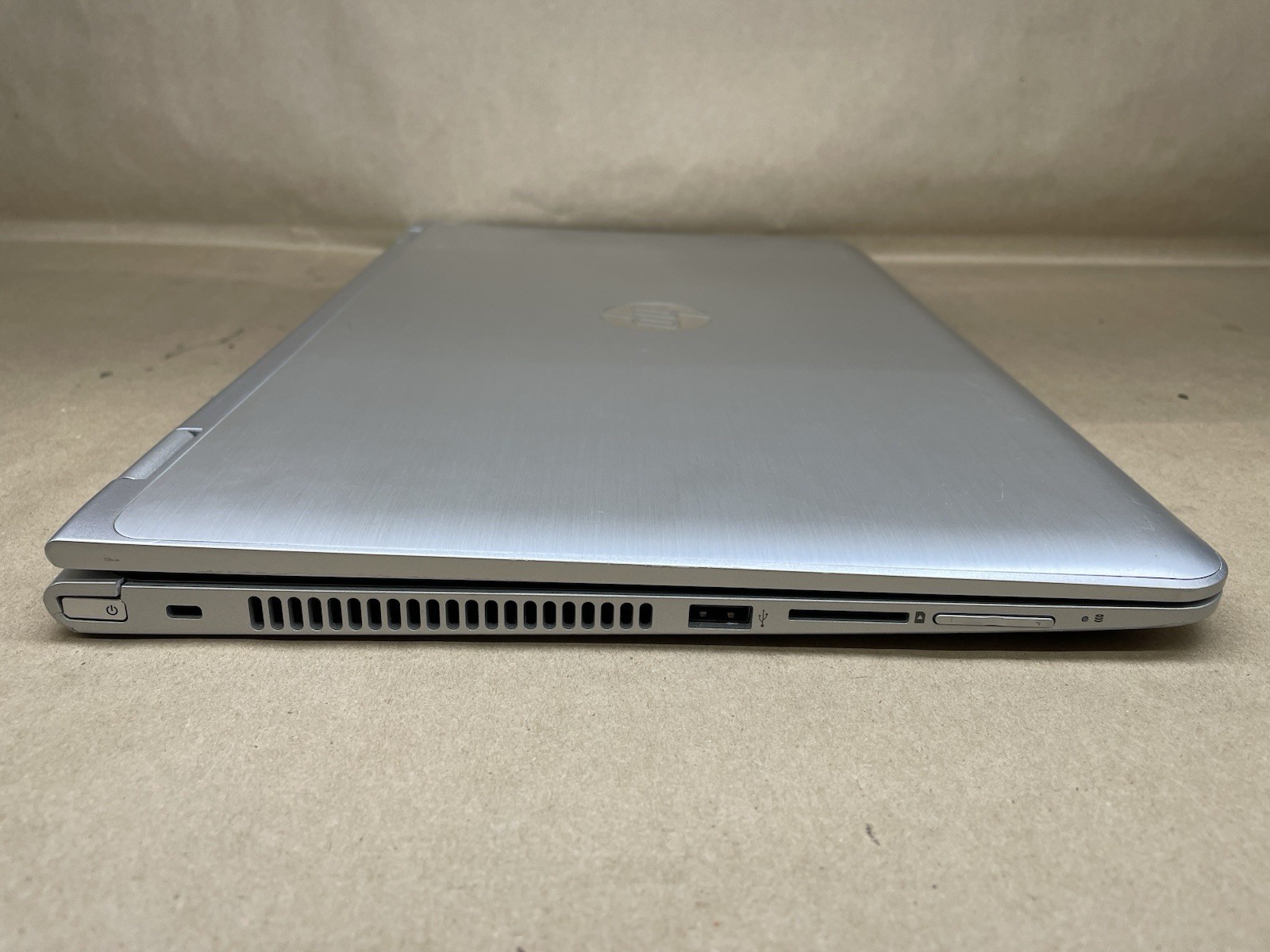 HP Envy x360 2-In-1 Intel Core i5-6200U @ 2.30GHz 8GB RAM 1 TB HDD WIN10P *READ*
