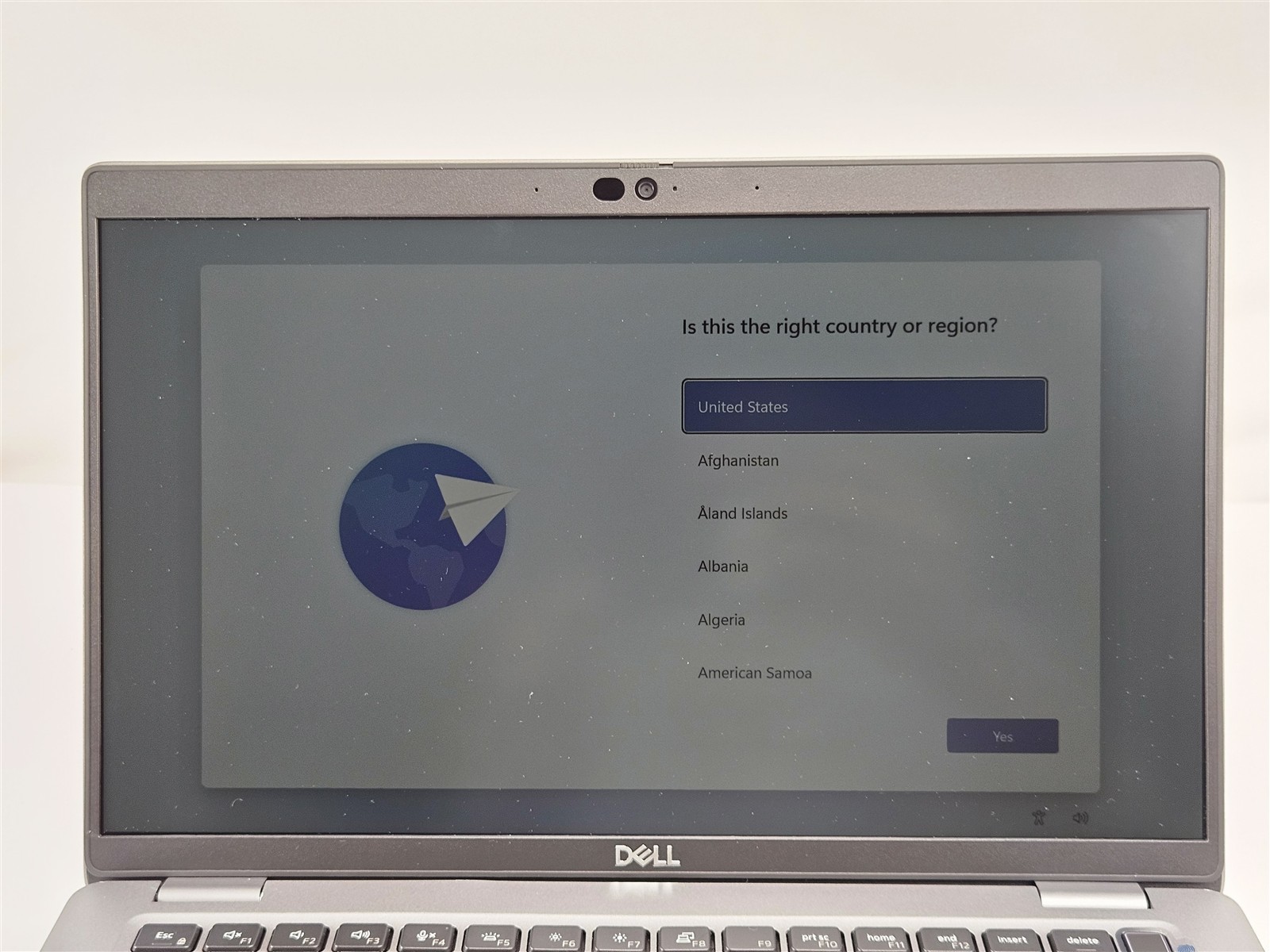 Dell 14″ Latitude 5421 Intel Core i7-11850H 16GB 256GB SSD Business Laptop Gray