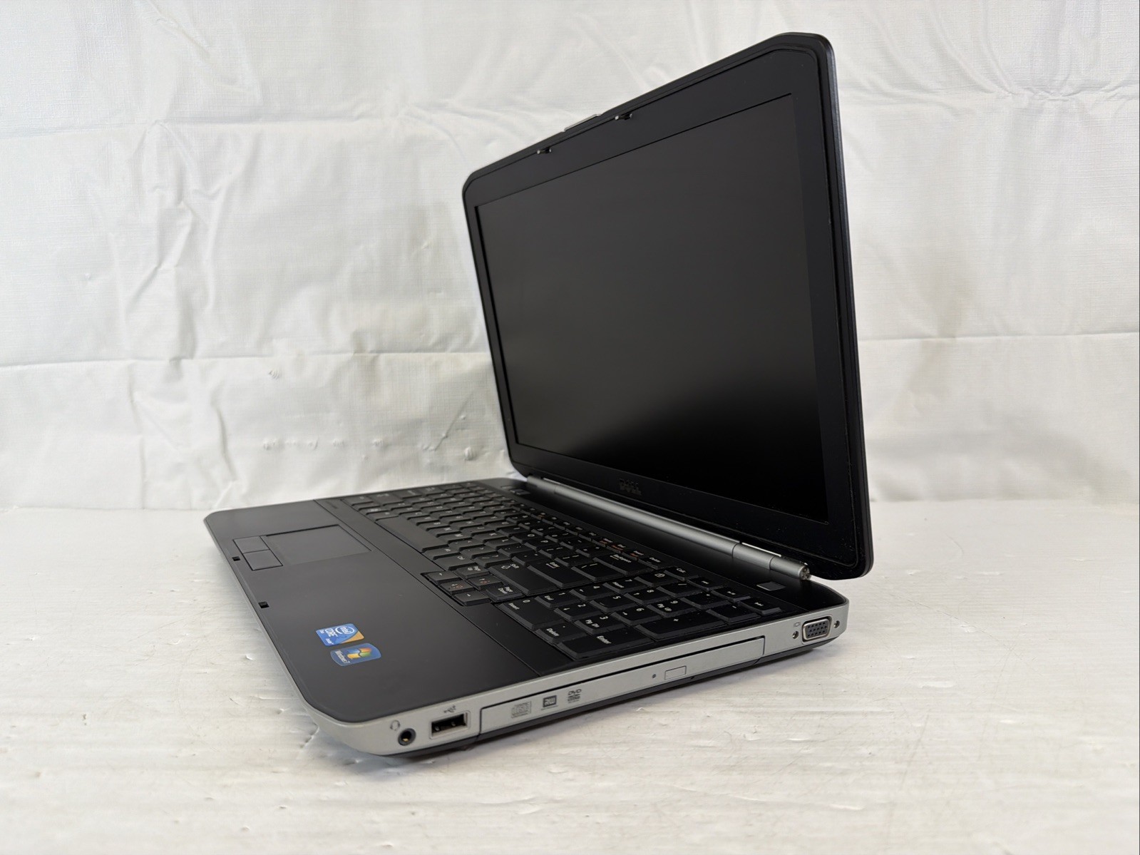 Dell Latitude E5520M Intel Core 2 Duo 4GB Ram, 250 GB HDD, NO OS / Battery