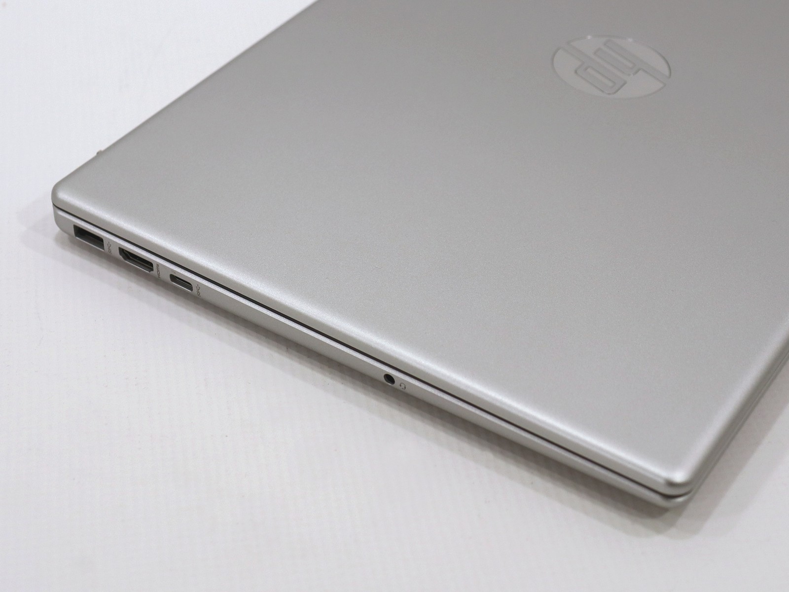 HP Laptop 15-FC0099NR 15.6″ AMD Ryzen 3 7320U 8GB RAM 125GB NVMe Win 11 Pro Read