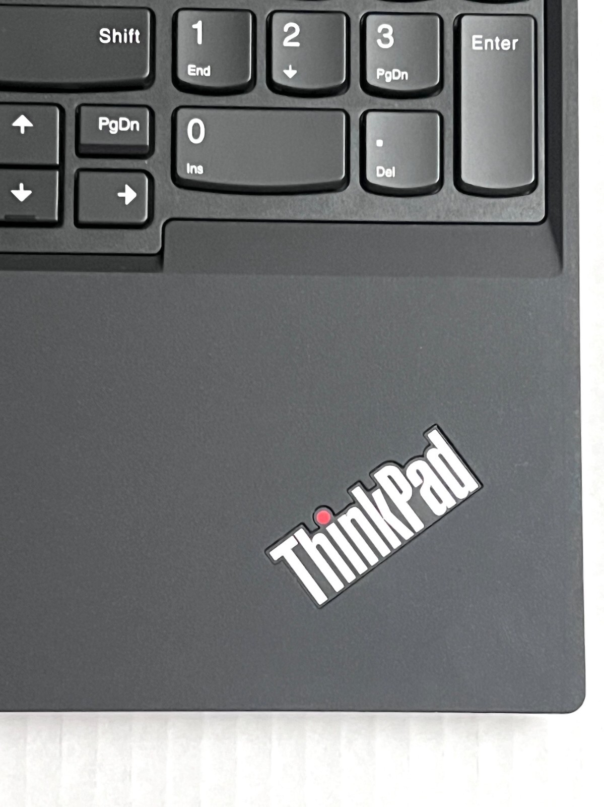 Lenovo T15 20S6-CT01WW Core i7-10510u 16GB 512GB 15.6″ – Warranty July 24