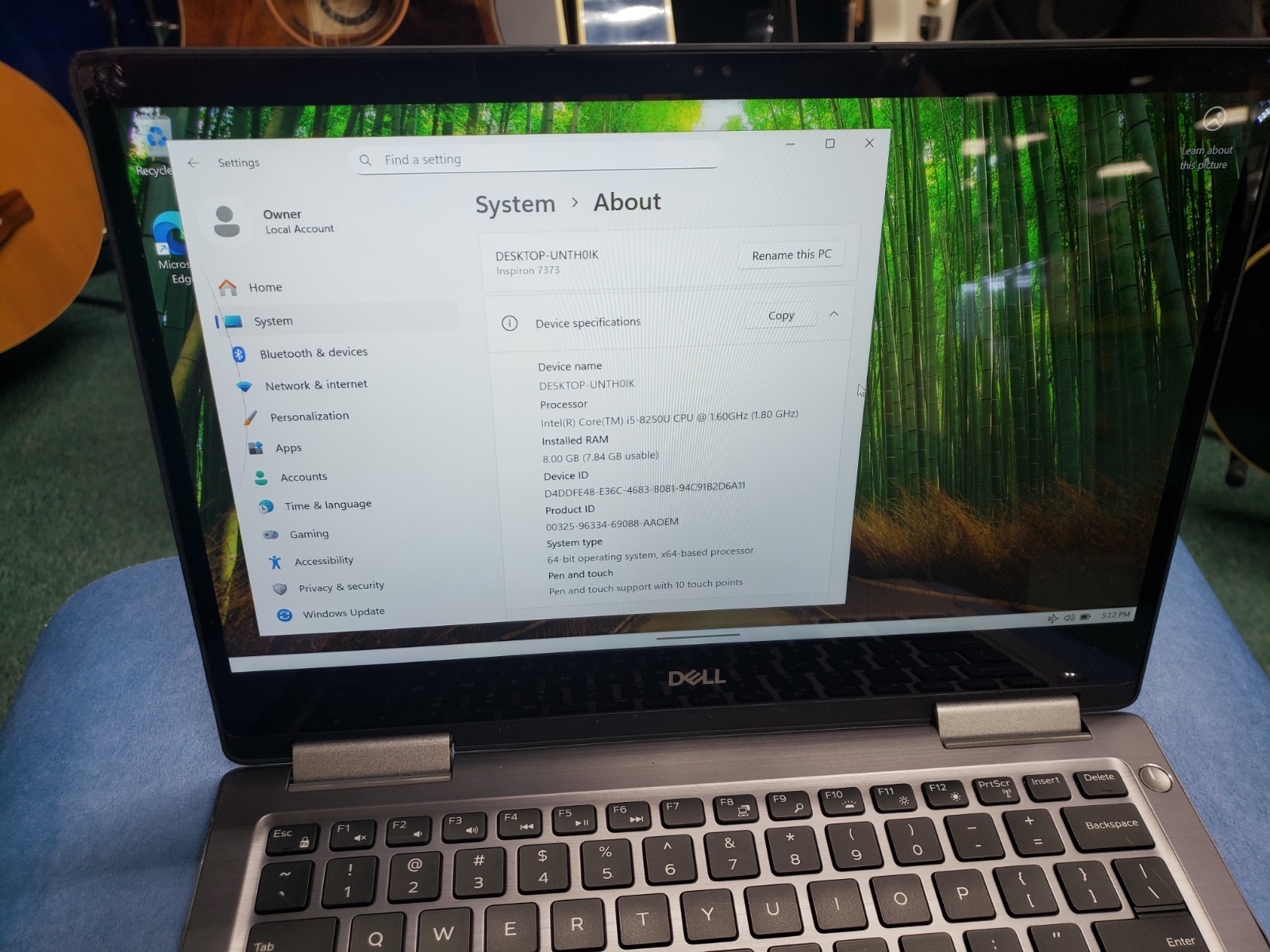 Dell Inspiron 7373 – 13.3″ – i5-8250 – 8GB ram – 237GB SSD screen damaged