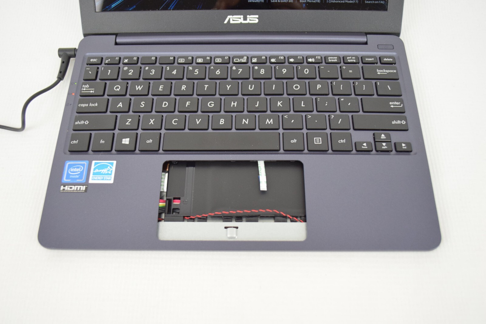 Asus L203M Intel Celeron N4000 4 GB Ram 60 GB Hard Drive Laptop Computer