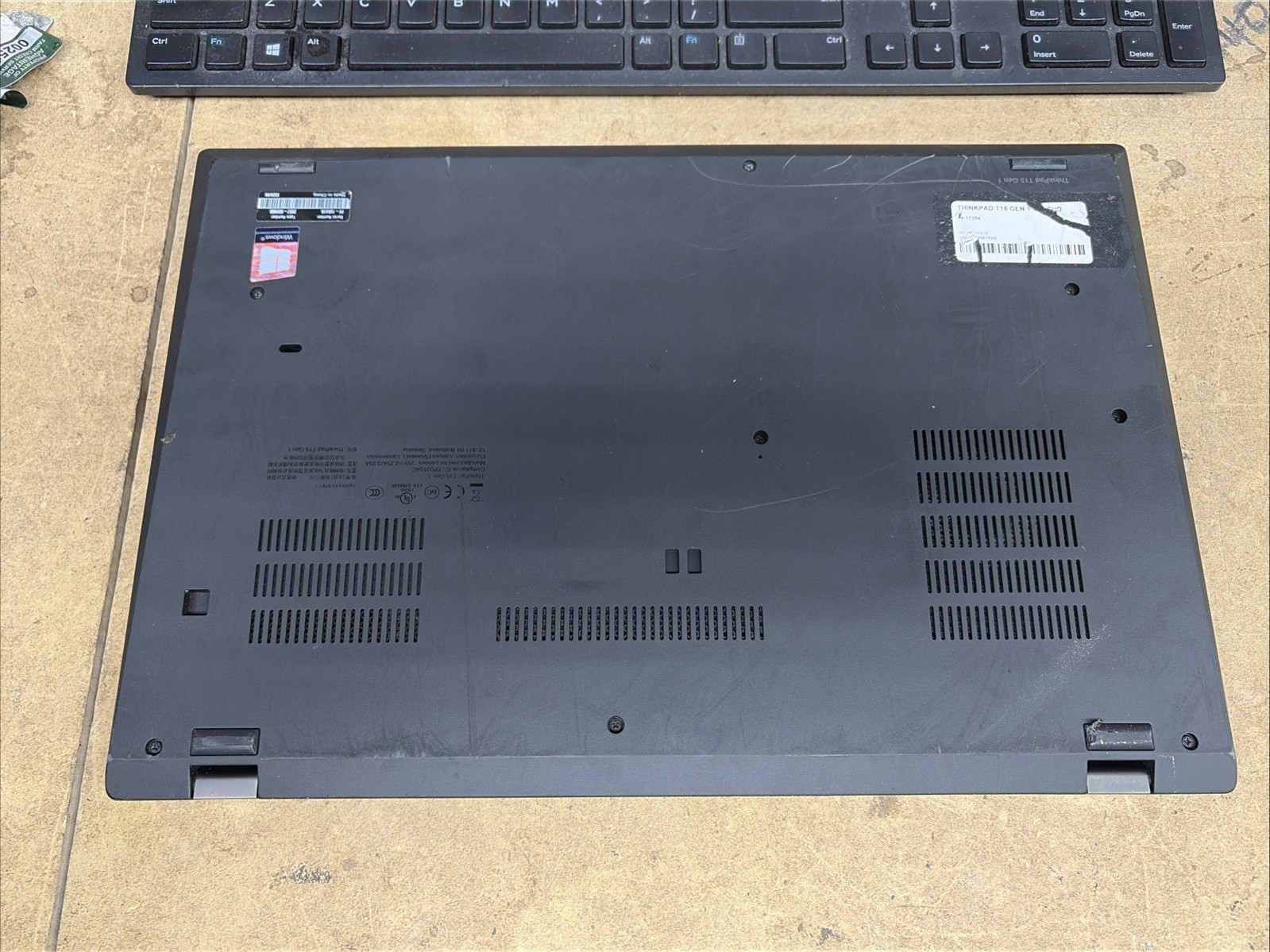 Lenovo ThinkPad T15 Gen 1 15.6″ FHD Touch i7-10610U 16GB RAM No OS/SSD
