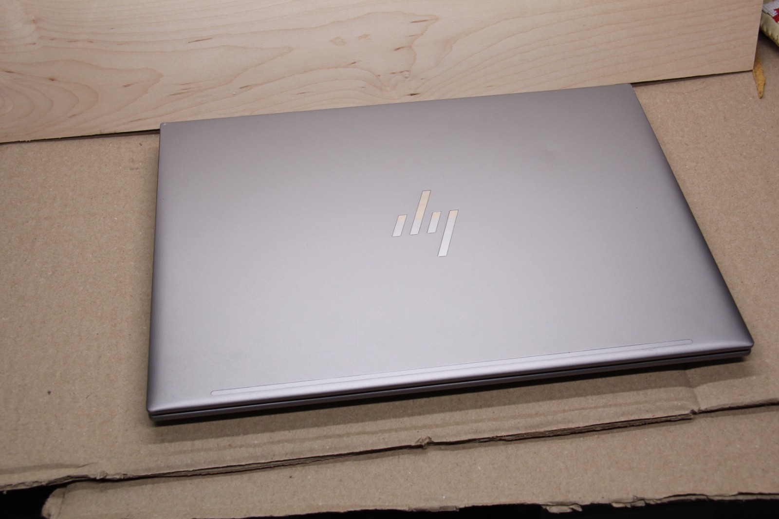 HP ZBook Firefly G11 14″ FHD+ ULTRA 7 165U – 512GB SSD – 16GB W11 Backlit – FAST
