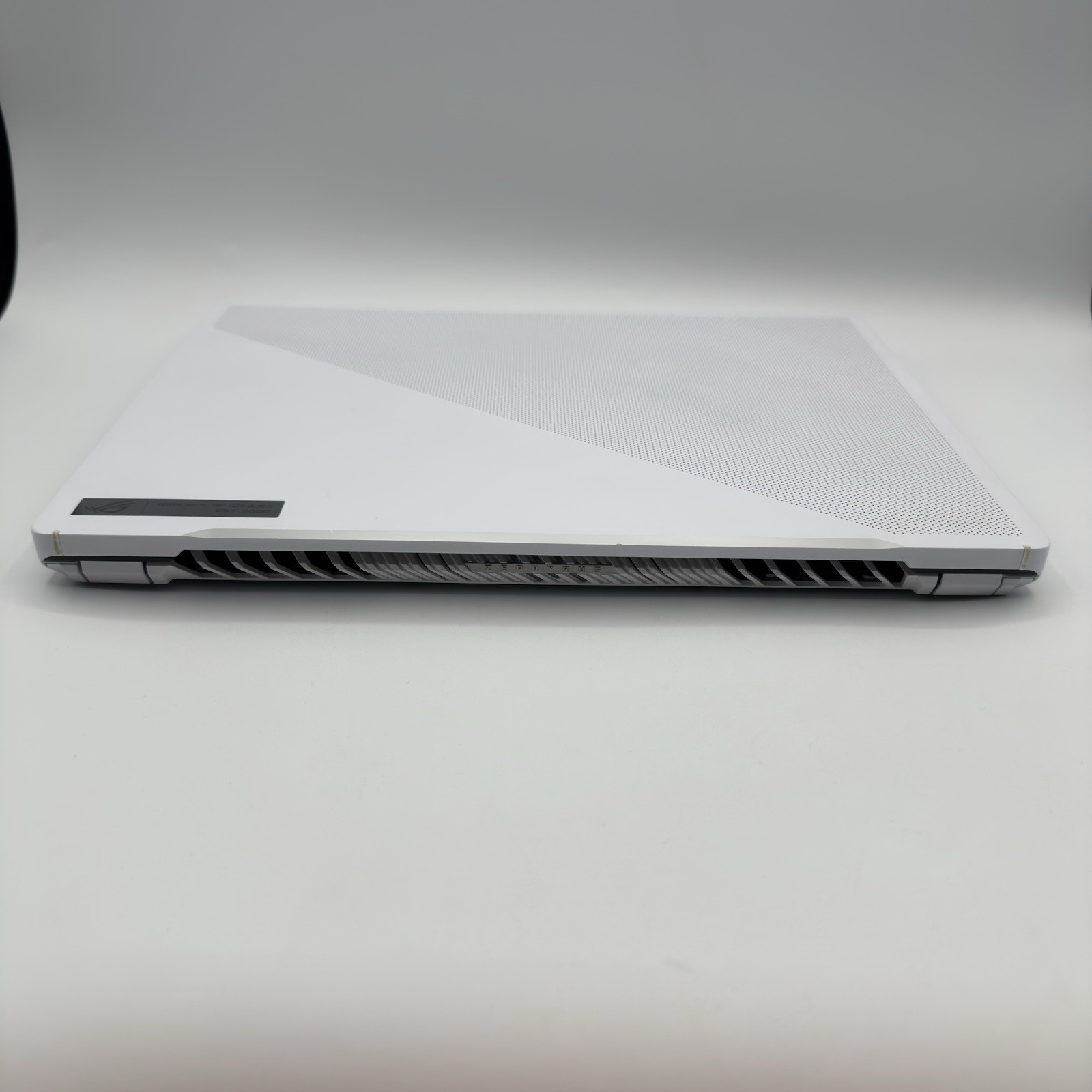 Asus ROG Zephyrus G14 GA402X (2023) Ryzen 9 7940HS – 16GB – 2TB – RTX 4060