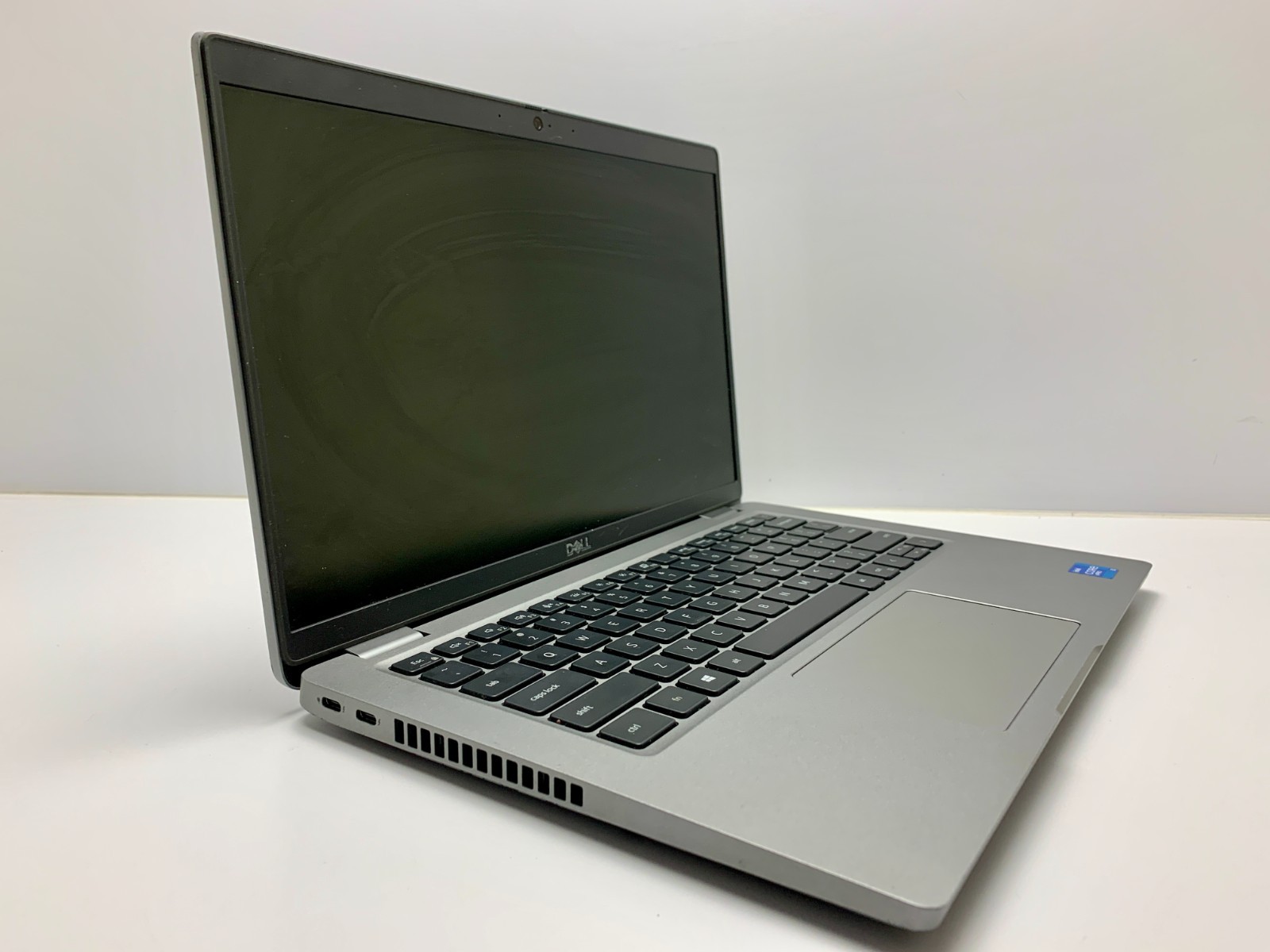 Dell Latitude 3590 | i7-8550U | 8GB RAM | 512GB NVMe | LINUX | READ