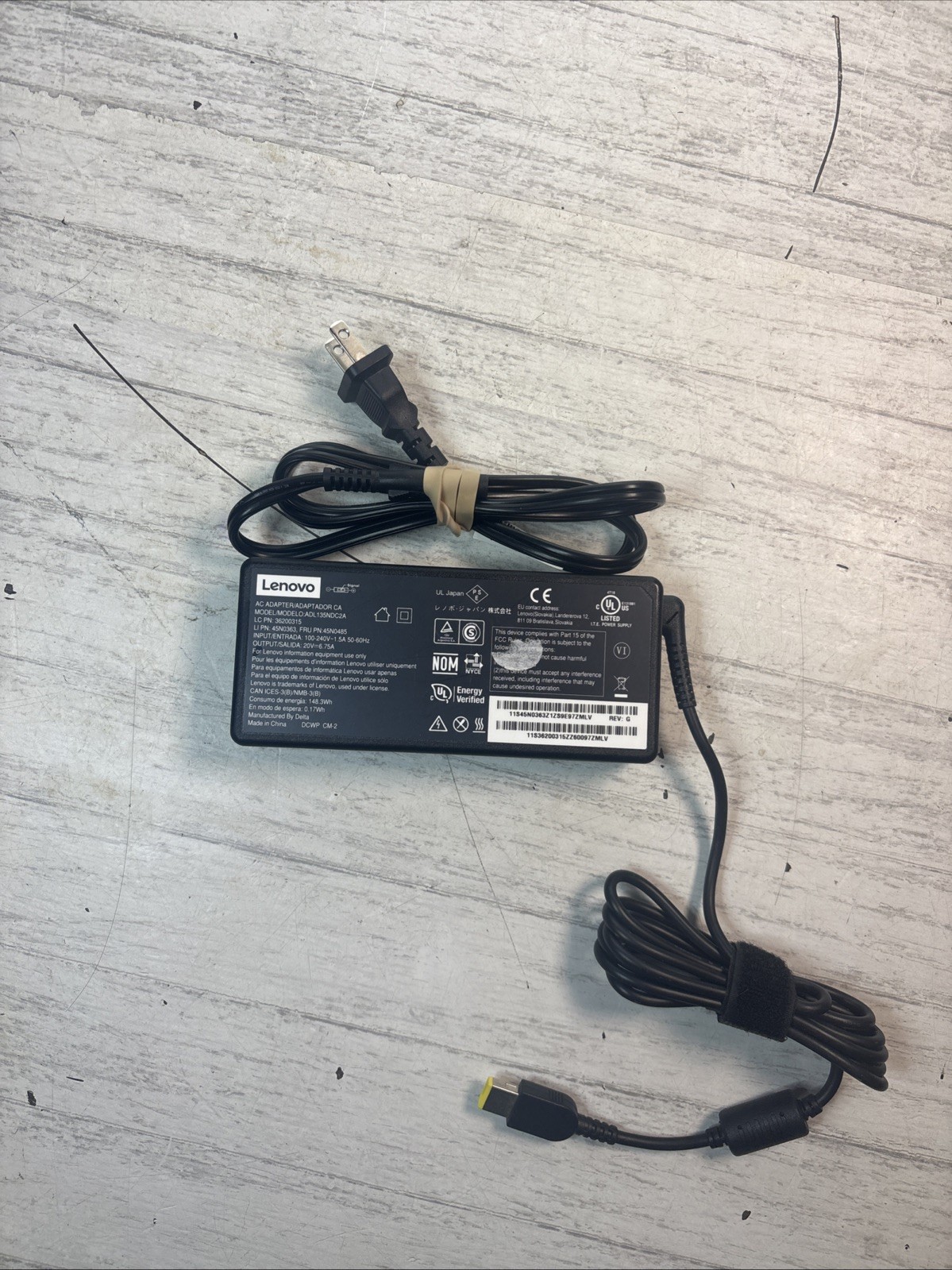 Lenovo 135W 20V 6.75A AC Adapter Charger ADL135NDC2A