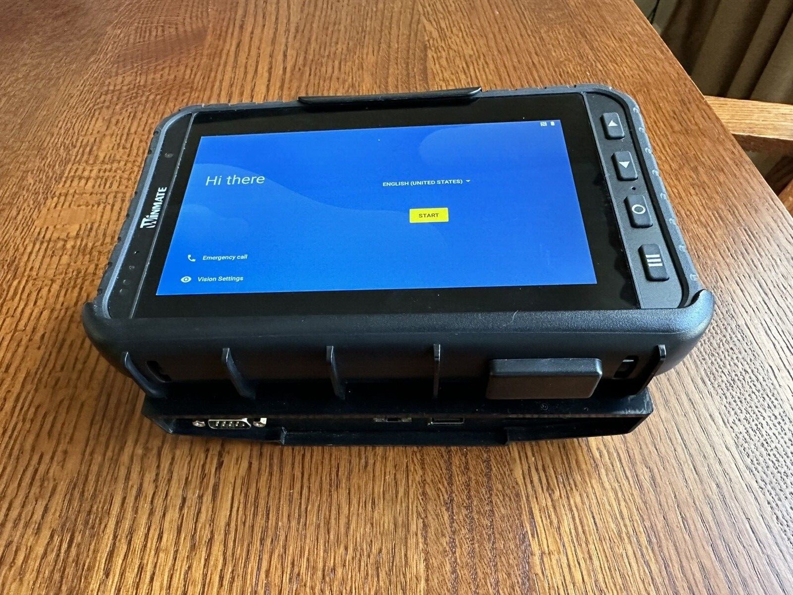 Winmate – M700 Series 7″ Rugget Tablet with Vehicle Docking Mount