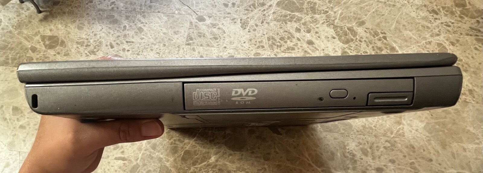 DELL Latitude D600; Windows XP, in Gray. TESTED & WORKS! In Excellent Condition!