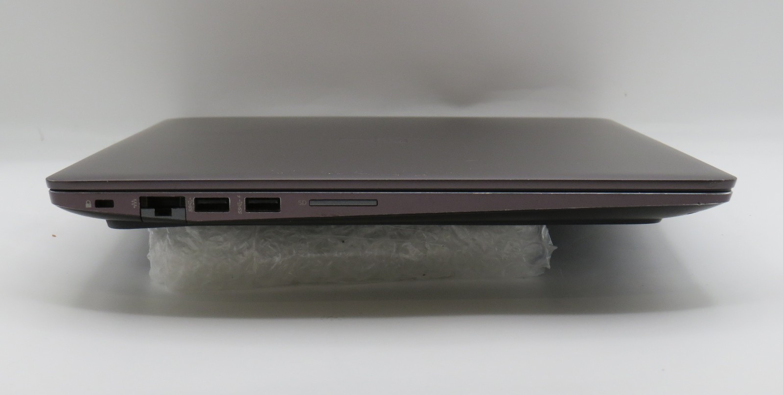 HP Zbook Studio G4 | i7-7820HQ @ 2.9GHz | 16GB / 256GB m2 | 15″ | No OS/AC