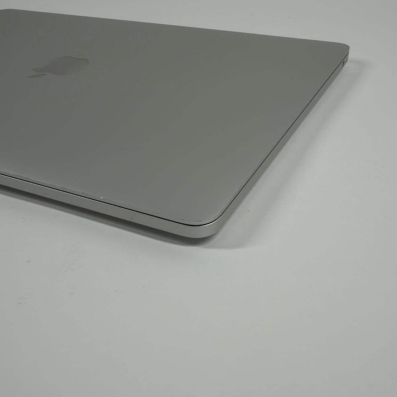 Broken 2017 Apple MacBook Pro 13.3″ i5 2.3GHz 16GB RAM 256GB SSD MPXU2LL/A