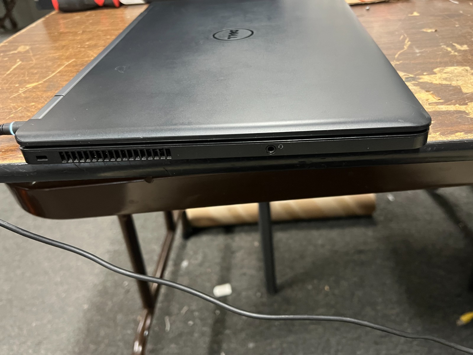 Dell Latitude E5550 15.6″ i5-5200U @2.20GHz 4GB DDR3L RAM No HDD No OS