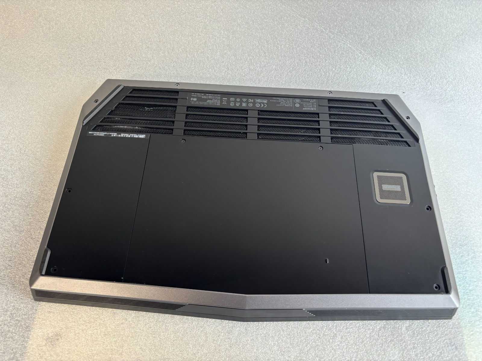 ALIENWARE 17 R3 GAMING i7-6700HQ 2.6GHZ RAM 8GB SSD 512GB NVIDIA GTX 970M