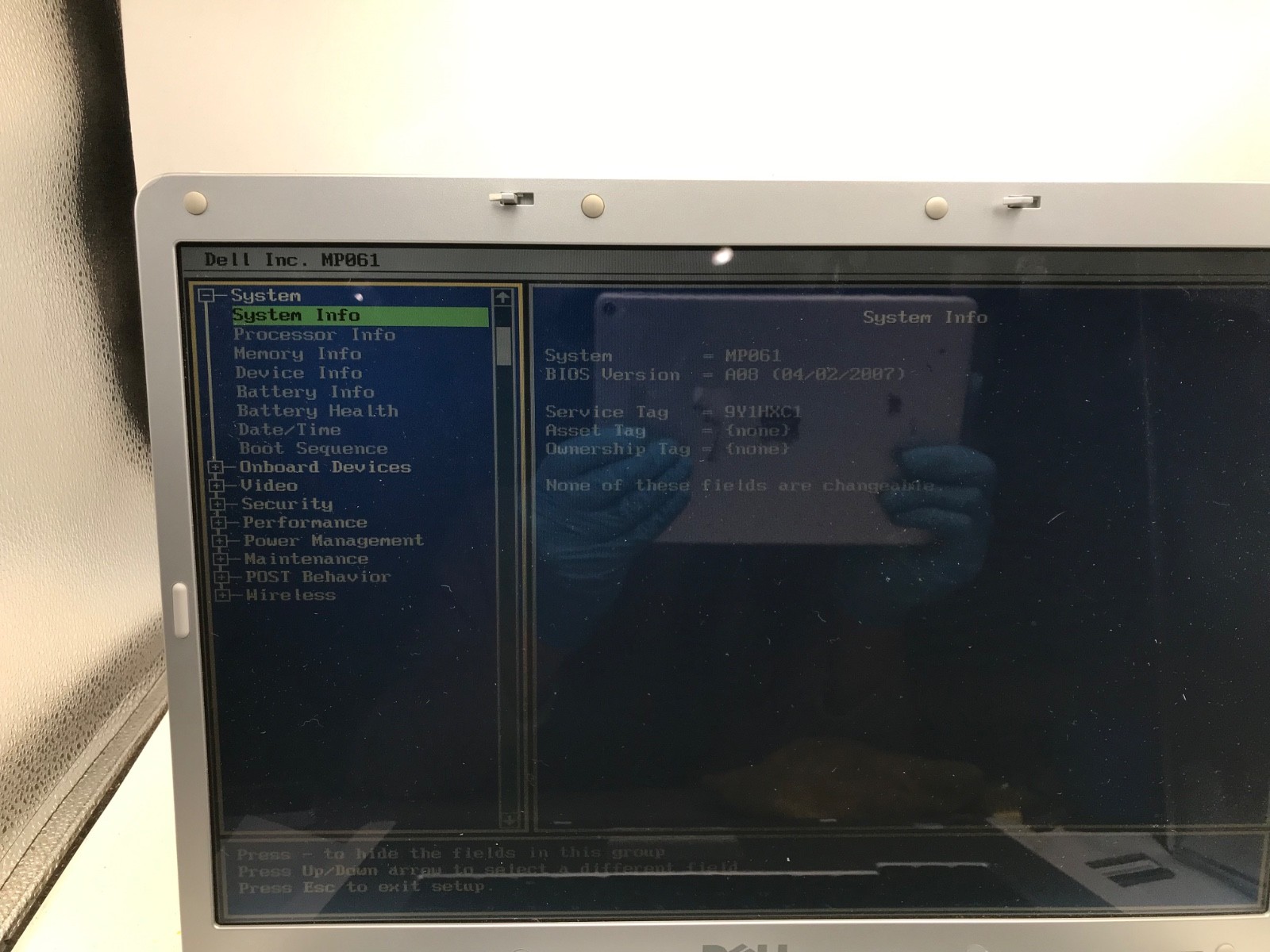 Dell Inspiron 9400 Workstation Intel Core Duo 17″ Laptop-BROKEN RAM CLIP- MZ