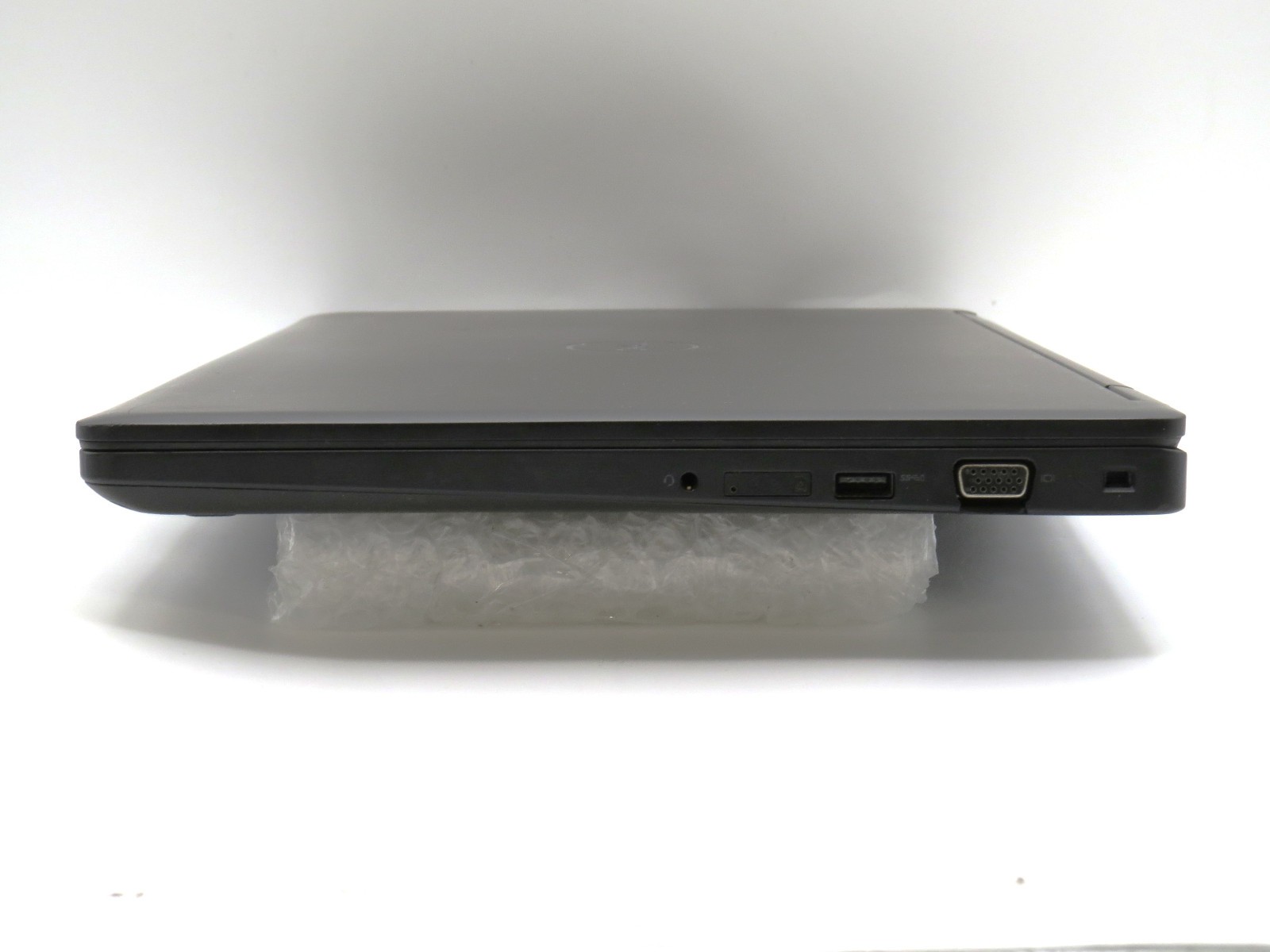 Dell Latitude 5590 | i7-8650U @ 1.9GHz | 8GB DDR4 | 256GB m2 | 15.6″ | No OS