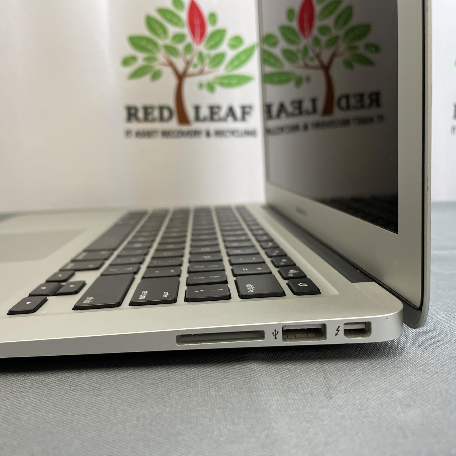 APPLE MacBook Air A1466 13 in 2017, Core i5, 8GB RAM, 256GB SSD | 300 Cycles