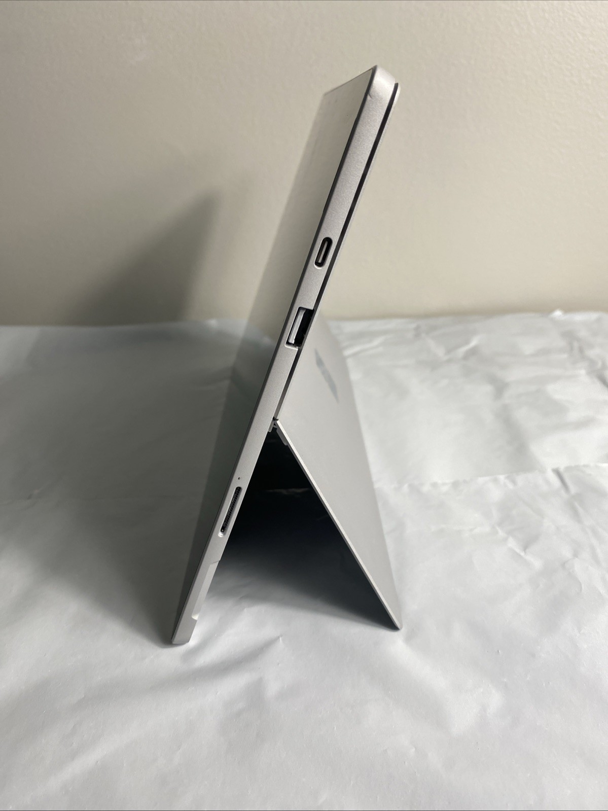 Microsoft Surface Pro 7 1866 Intel Core i5-1035G4 8GB RAM 128GB SSD- No Cable