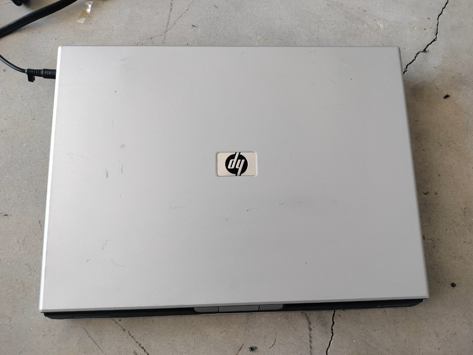 HP Pavilion dv4000 Intel Pentium M 1.80MHz 256MB No Hard Drive or Battery As is
