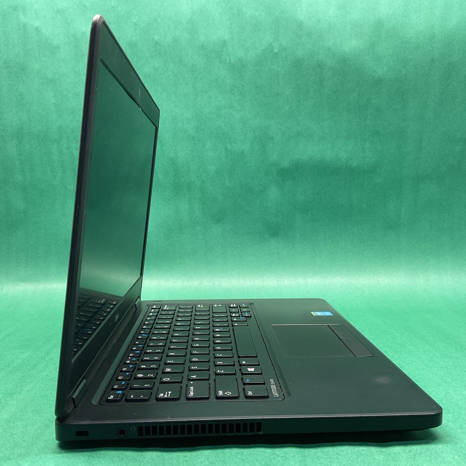 14″ Dell Latitude E5450 Powers On – NO HARD DRIVE- Untested