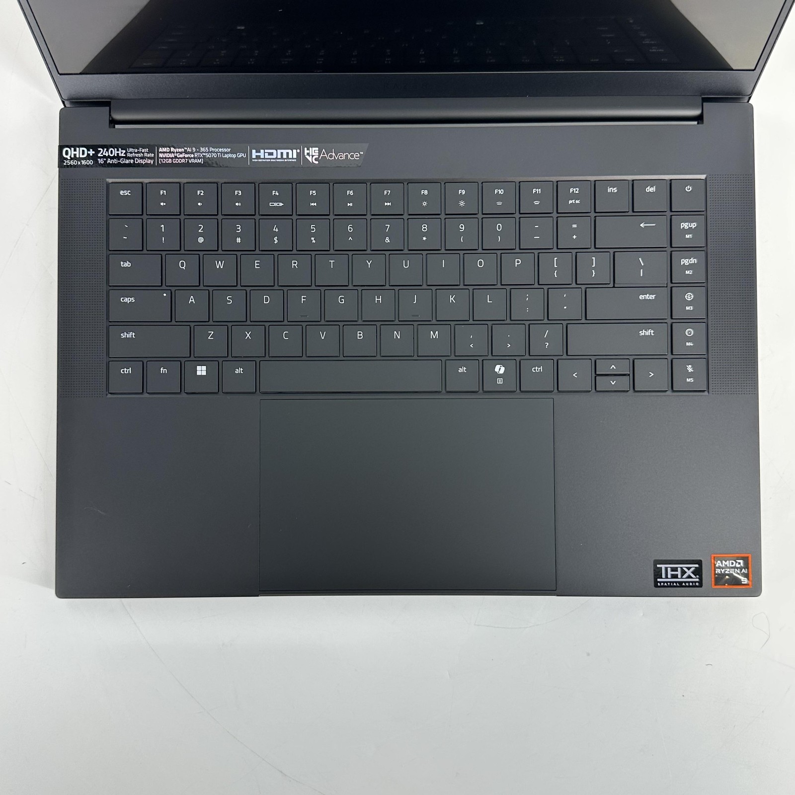 Razer Blade 16 240Hz QHD+ 2.0 GHz Ryzen AI 9 365 32GB 1TB RTX 5070 Ti Excellent