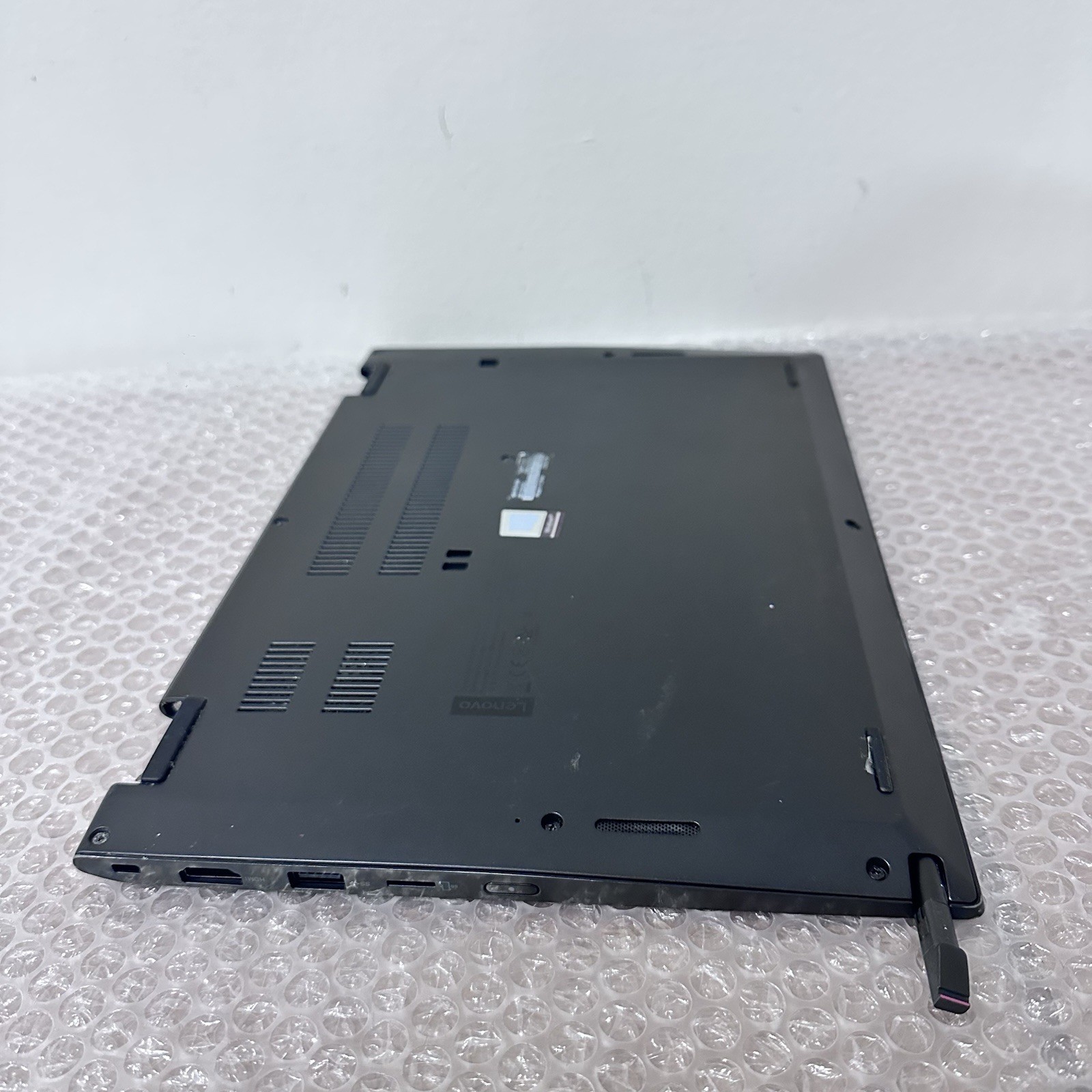 Lenovo X390 Yoga 13.3” i5-8365U 1.6GHz, 16GB Ram, No SSD, Motherboard, Keys Good