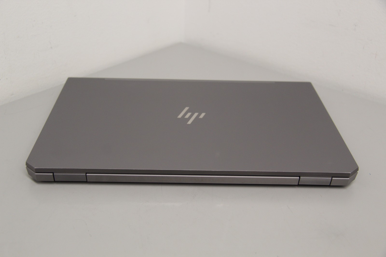 For Parts Or Repair HP ZBook Studio G5 15″ Laptop i5-8400H 2.50GHz No SSD No Ram
