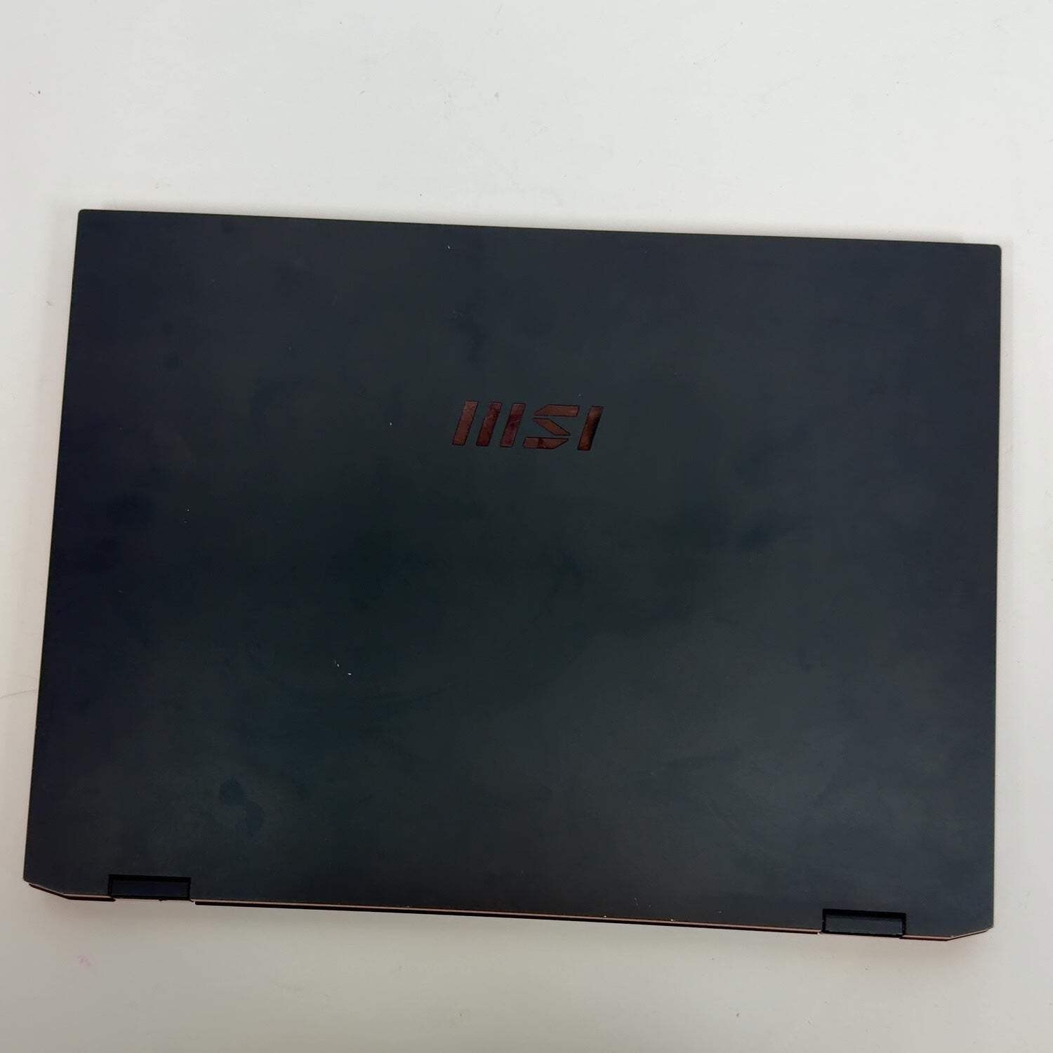 Broken MSI Summit E13 Flip Evo A13MT 13.4″ i7-1360P 16GB RAM 1TB SSD Cracked
