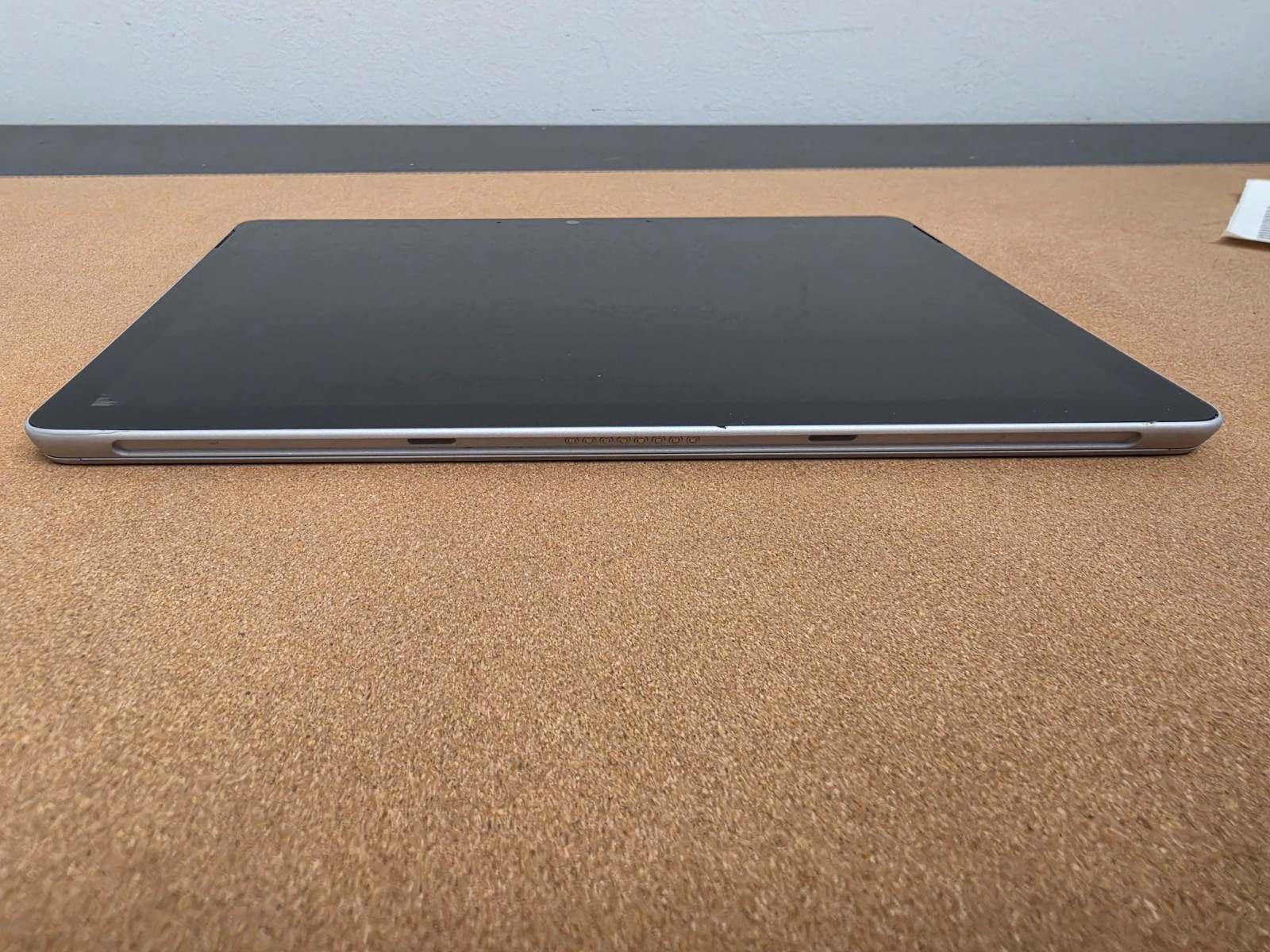 Microsoft Surface Go 3 i3-10100Y 8GB Ram 128GB SSD Win 11 Pro