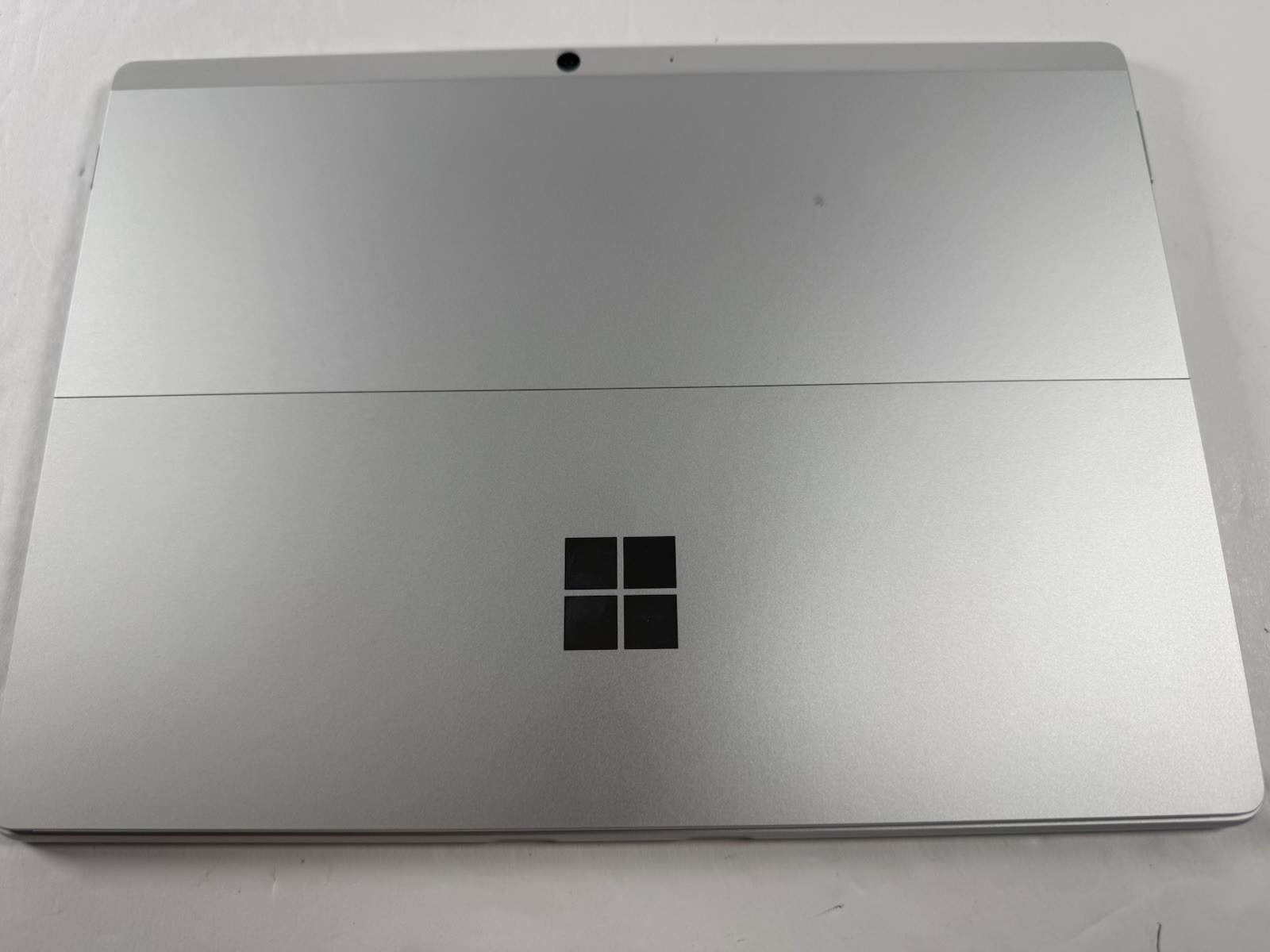 Microsoft Surface Pro 8 (1982) i5-1145G7 – 16GB RAM – 256GB 120Hz – Win 11 Pro