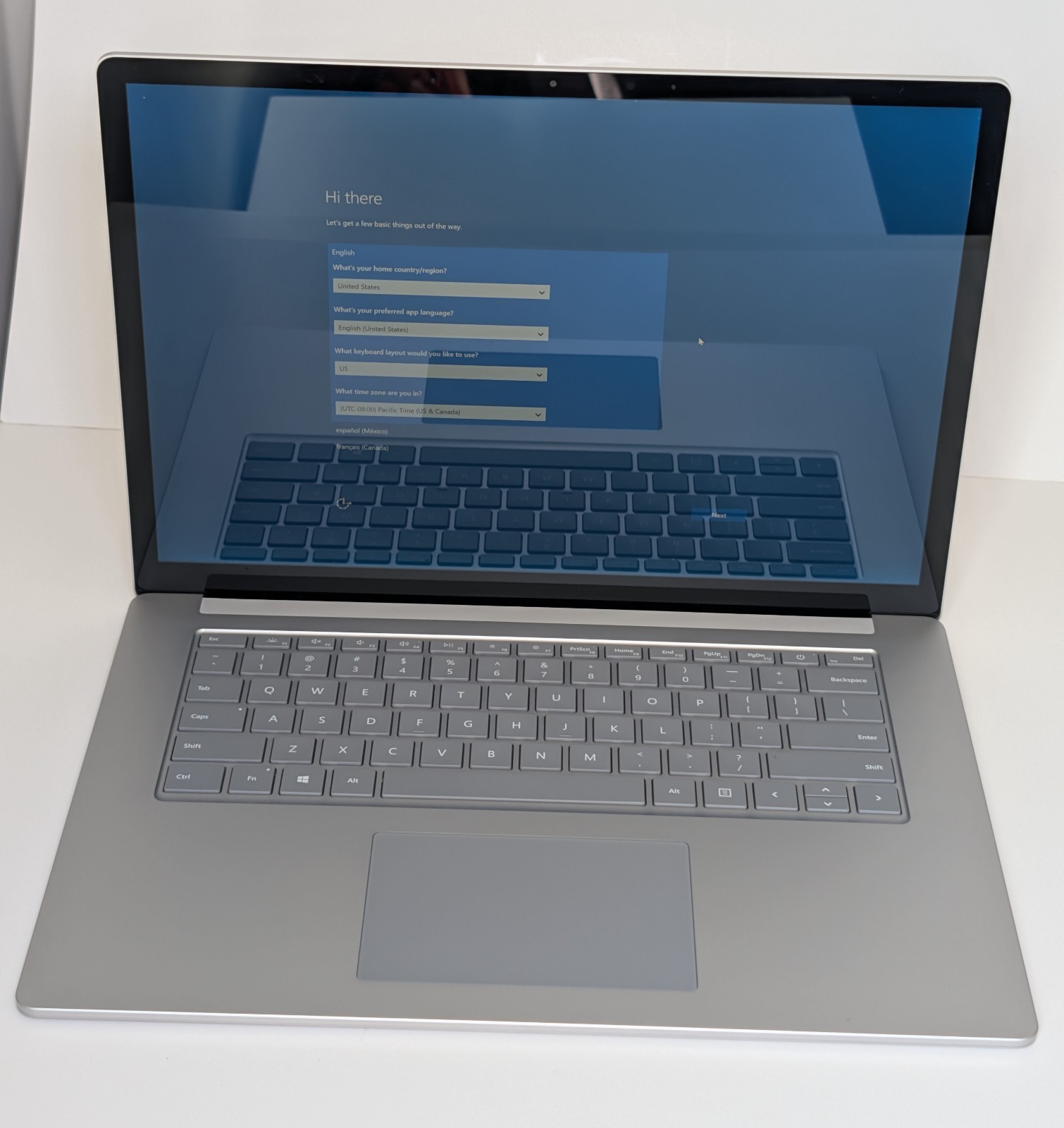 Microsoft Surface Laptop 3 13.5” Ryzen 5/ 8GB- 128GB SSD /Vega 9 – Win10. ~357~
