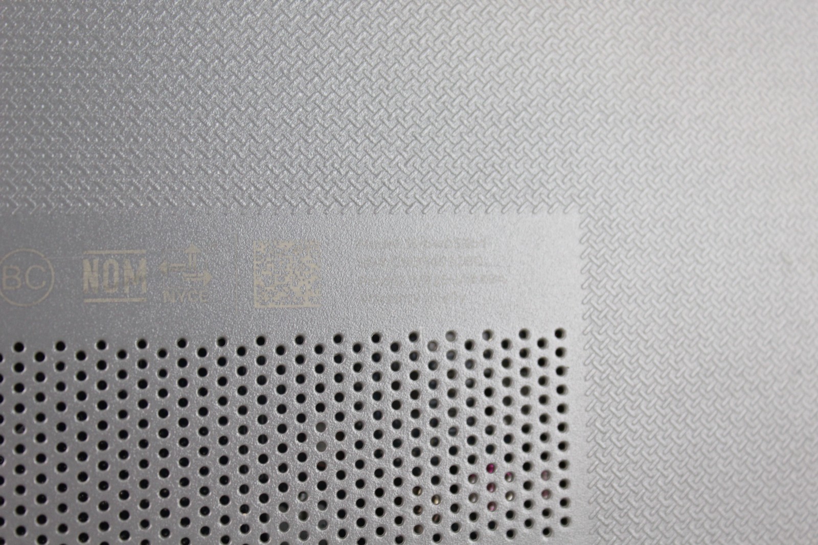 CASE DAMAGE HP Laptop 15-BW0XX AMD A10-9620P 8GB RAM 256GB HDD w/ OS