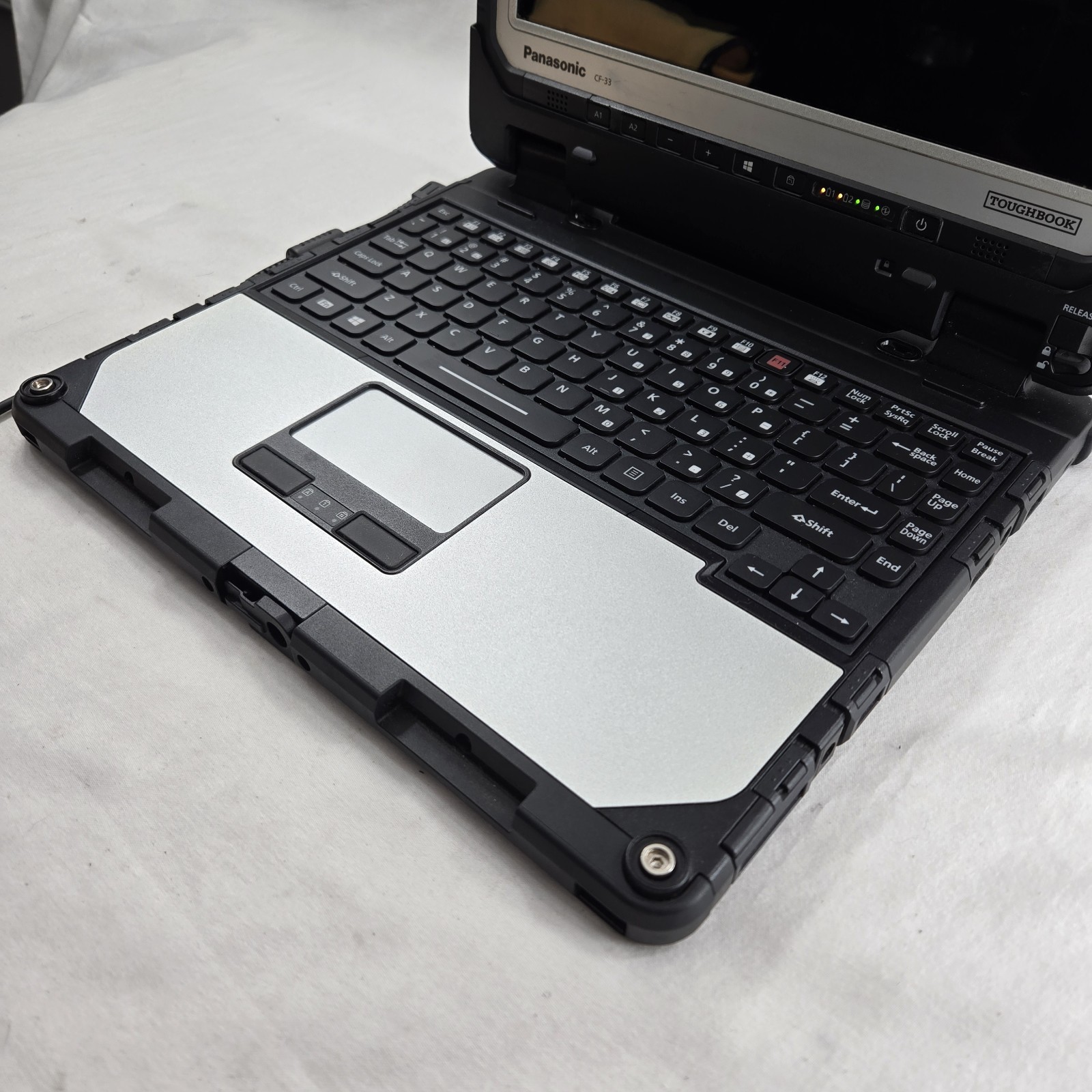 Panasonic Toughbook CF-33 i5-7300U 2.6GHz 256GB SSD 16GB Ram 4G – GPS – Grade B