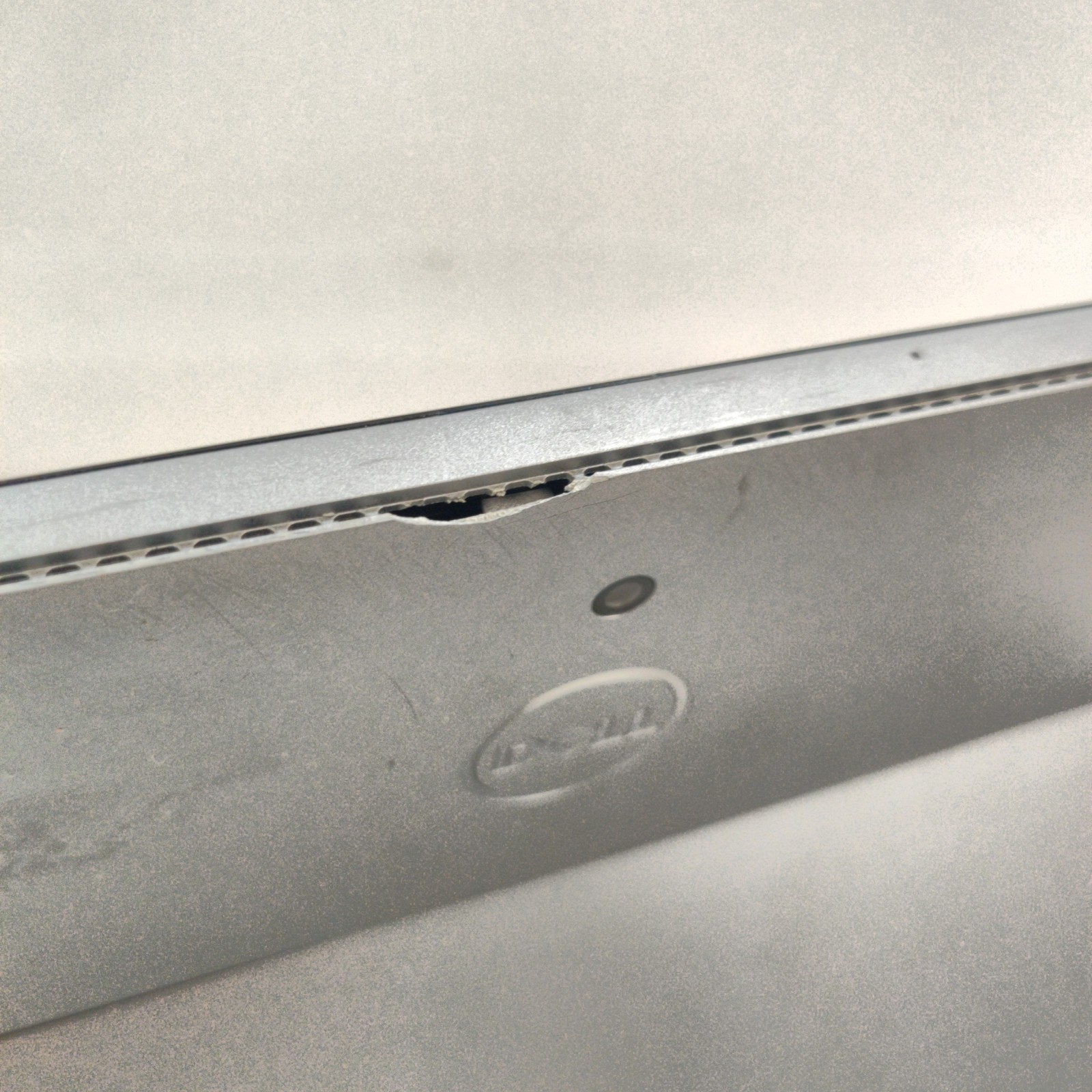 DELL LATITUDE 7200 2-IN-1 12″ FHD I5-8365U 8GB FOR PARTS PLEASE READ DESCRIPTION