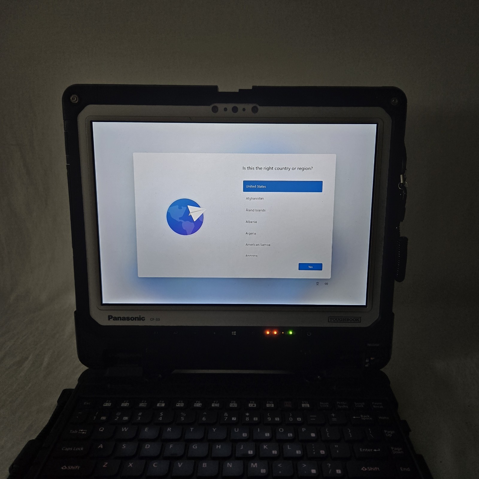 Panasonic Toughbook CF-33 i5-7300U 2.6GHz 256GB SSD 8GB Ram 4G – GPS — Grade B-
