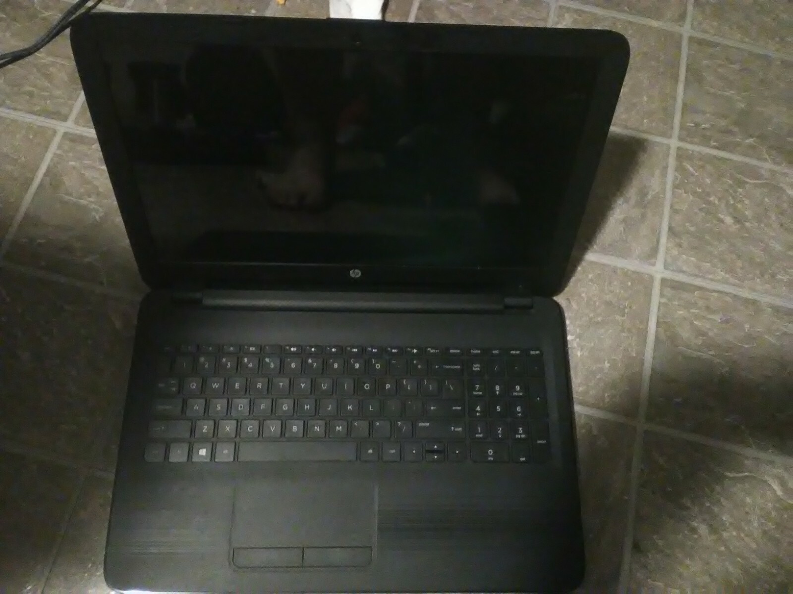 HP 15.6″ 15-ba015wm AMD E2 Quad Core 4gb RAM 500 GB HD Notebook Laptop PC. Works