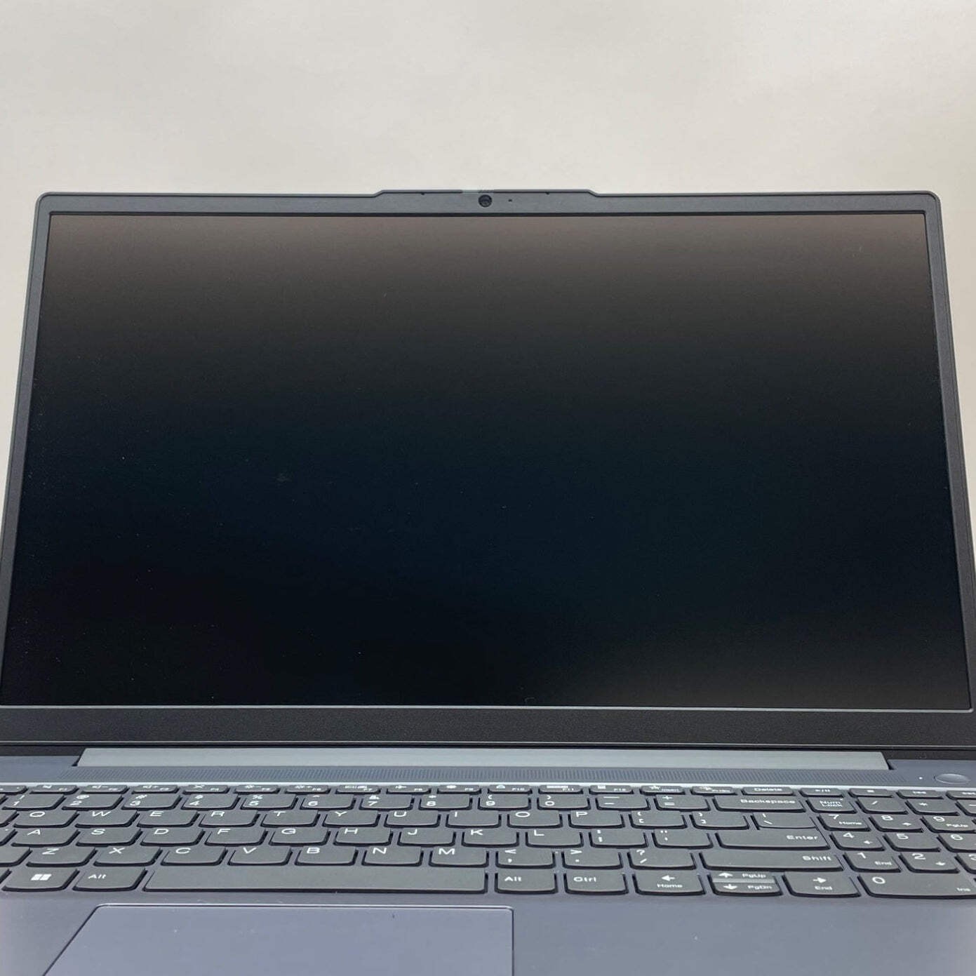 Lenovo IdeaPad Slim 3 15IAN8 15.6″ i3-N305 1.8GHz 8GB RAM 128GB SSD