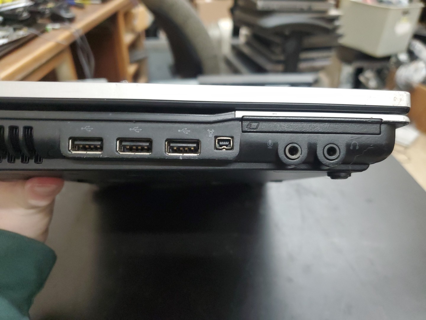 HP ELITEBOOK 8440P Laptop w/ INTEL CORE i5 M560 4gb RAM/No HDD 012626-16 No BATT