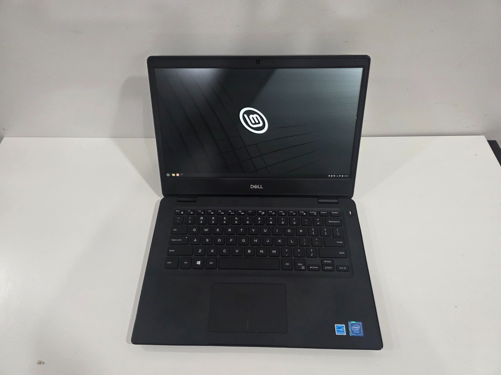 Dell Wyse 5470 Celeron 4GB 16GB Linux Mint Webcam Bluetooth