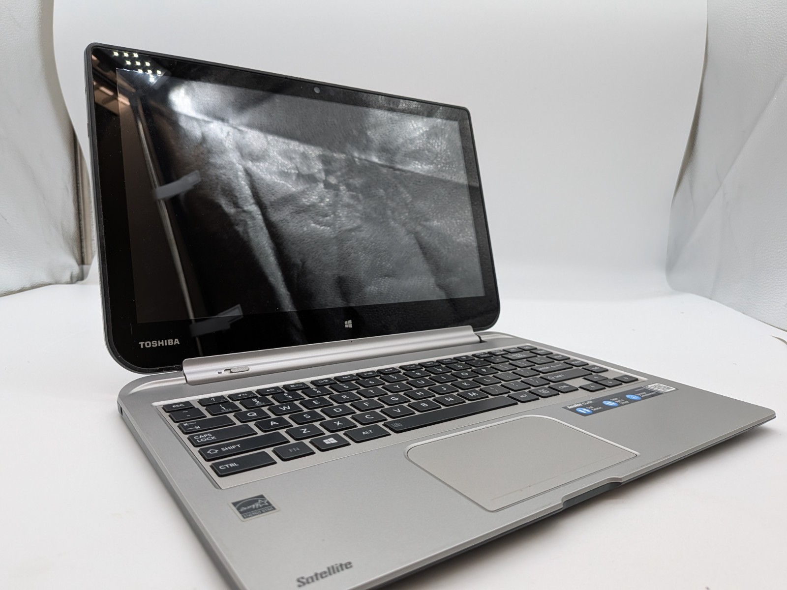 Toshiba Satellite Click W35Dt-A3300 13” Tablet / Laptop