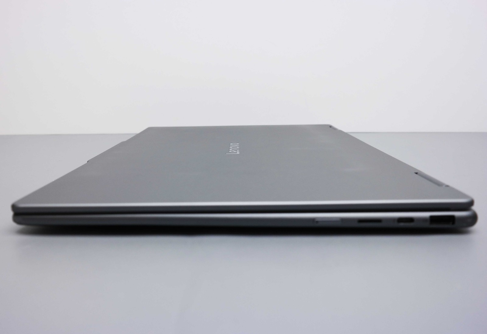 Lenovo Yoga 7 16ILL10 16″ Core Ultra 5 226V 16GB 512GB SSD