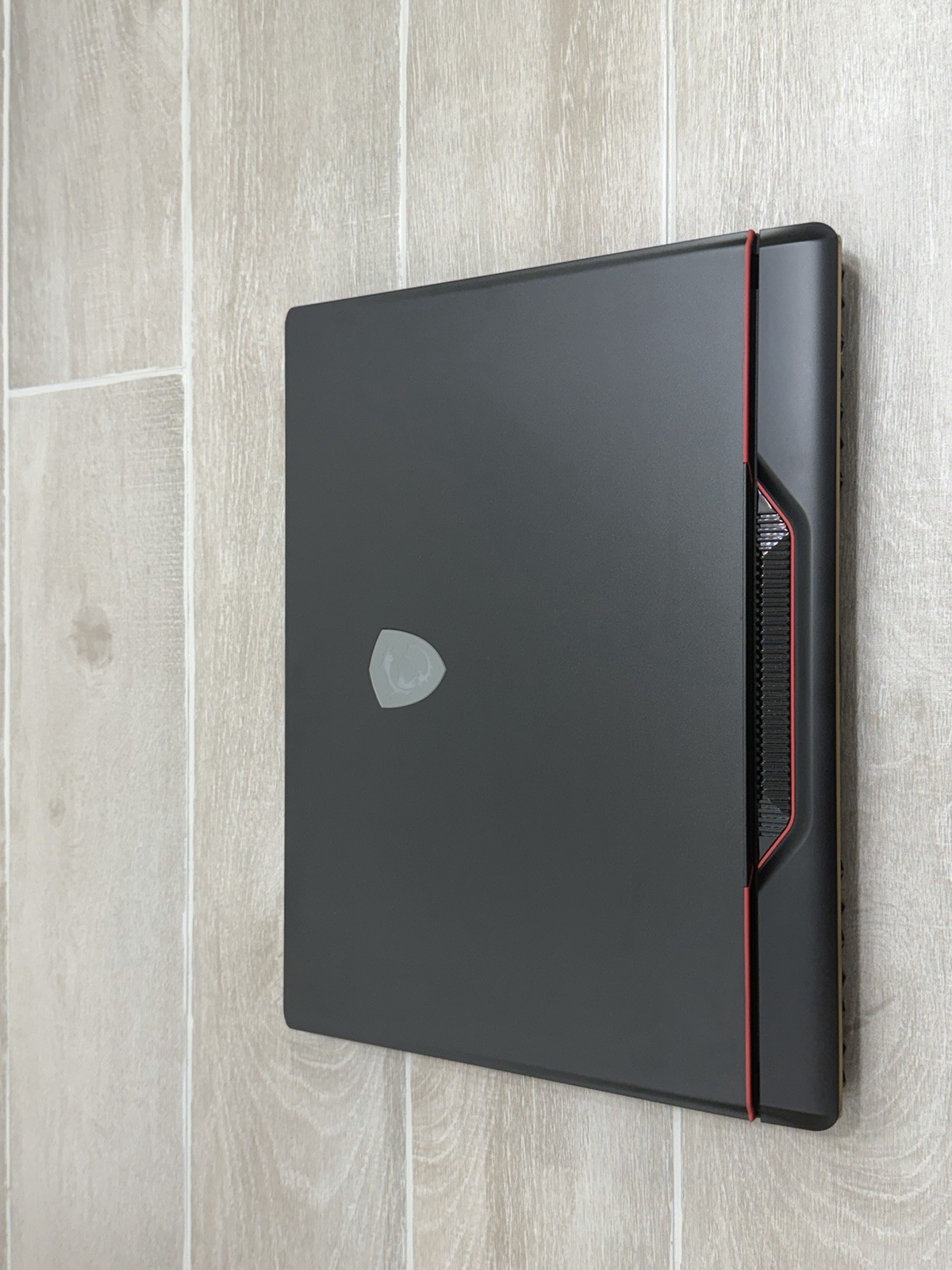 MSI Raider GE78 HX 13V 17″ Core i9-13980HX GeForce RTX 4070 16GB RAM 1TB NVMe