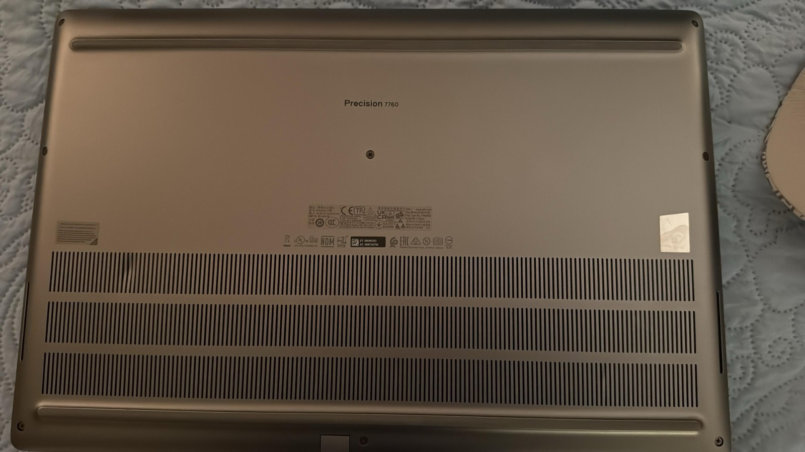 Dell Precision 7760 | Xeon W-11588M | 64GB ECC RAM | 1TB SSD | RTX A4000 | 17.3″