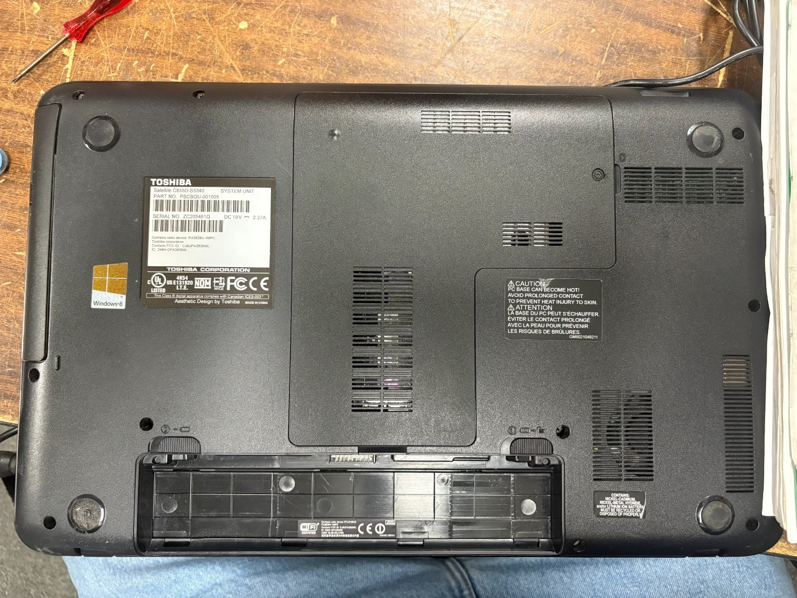 Toshiba Satellite C855D- S5340 AMD E1-1200 APU @1.40GHz 4GB RAM No OS No HDD